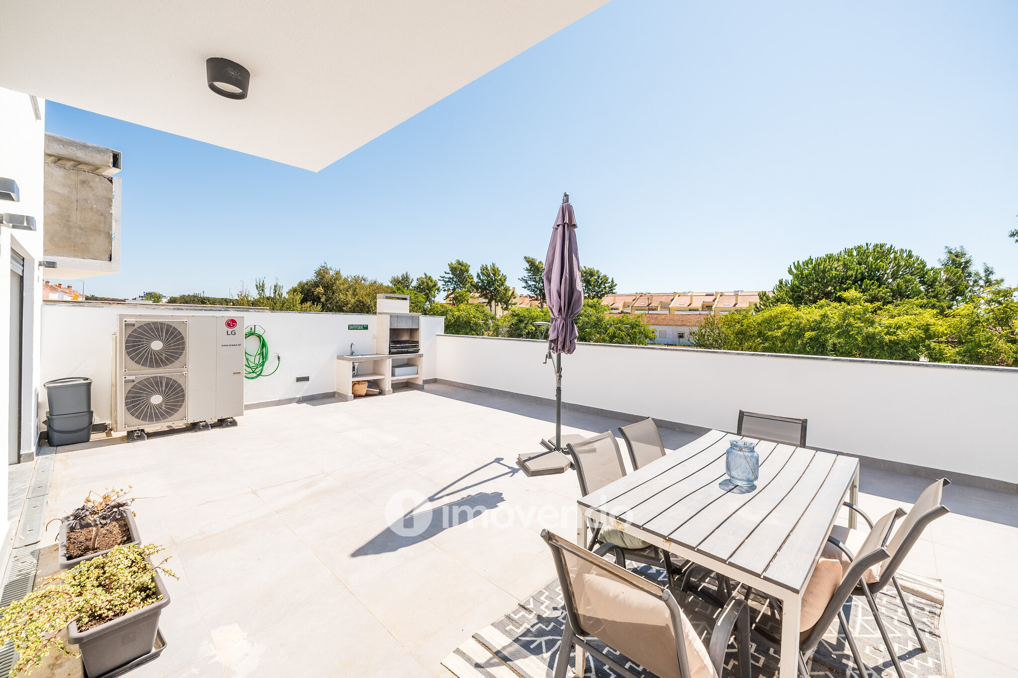 Moradia T3+1 moderna, com garagem e áreas amplas, em Alcochete