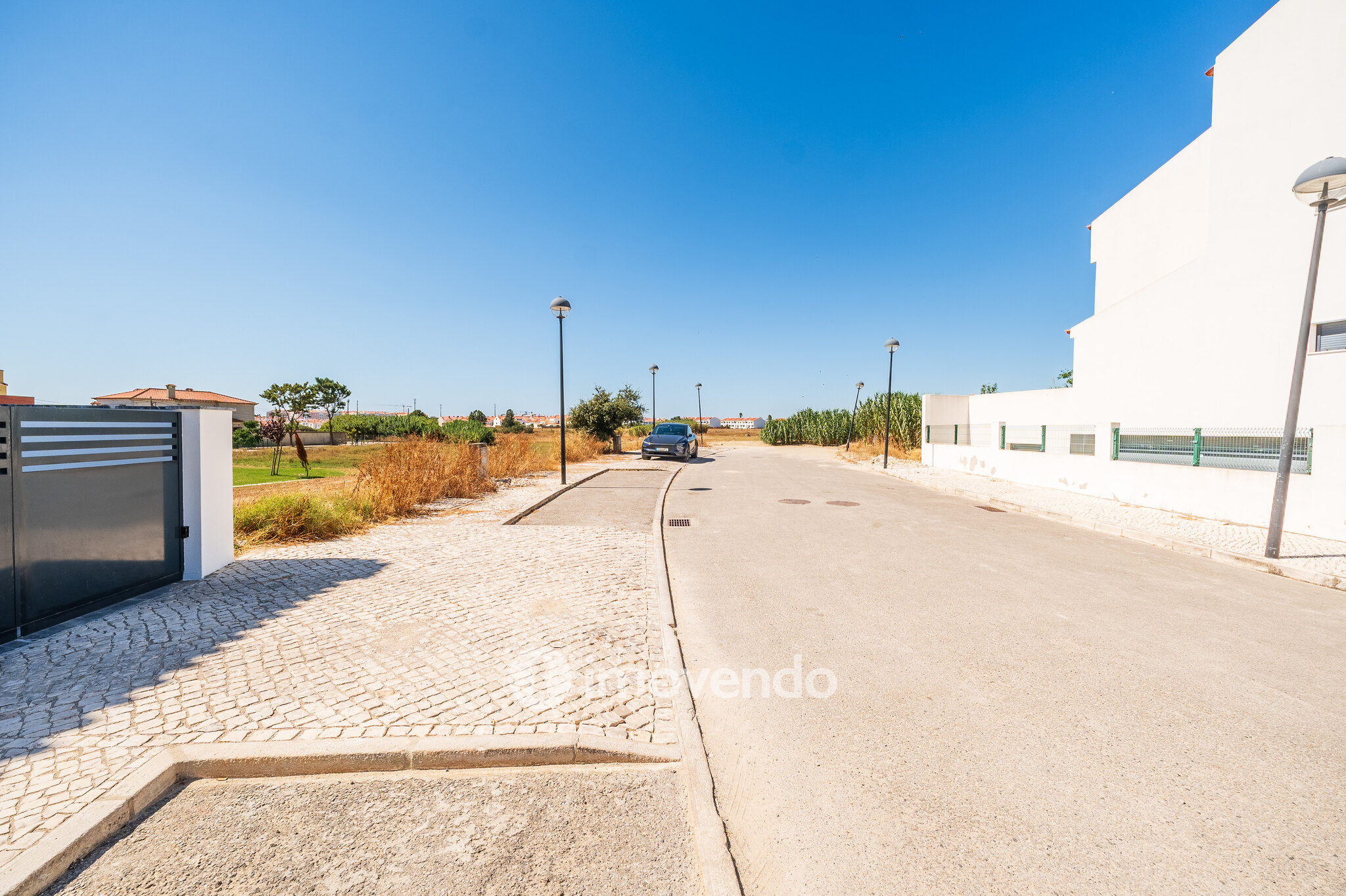 Moradia T3+1 moderna, com garagem e áreas amplas, em Alcochete