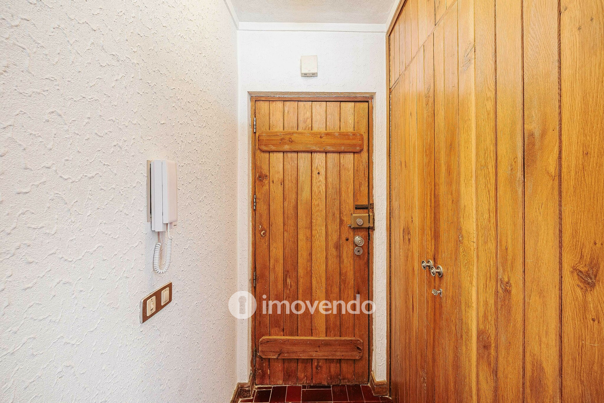 Apartamento T1 junto à praia, com estacionamento, Costa da Caparica