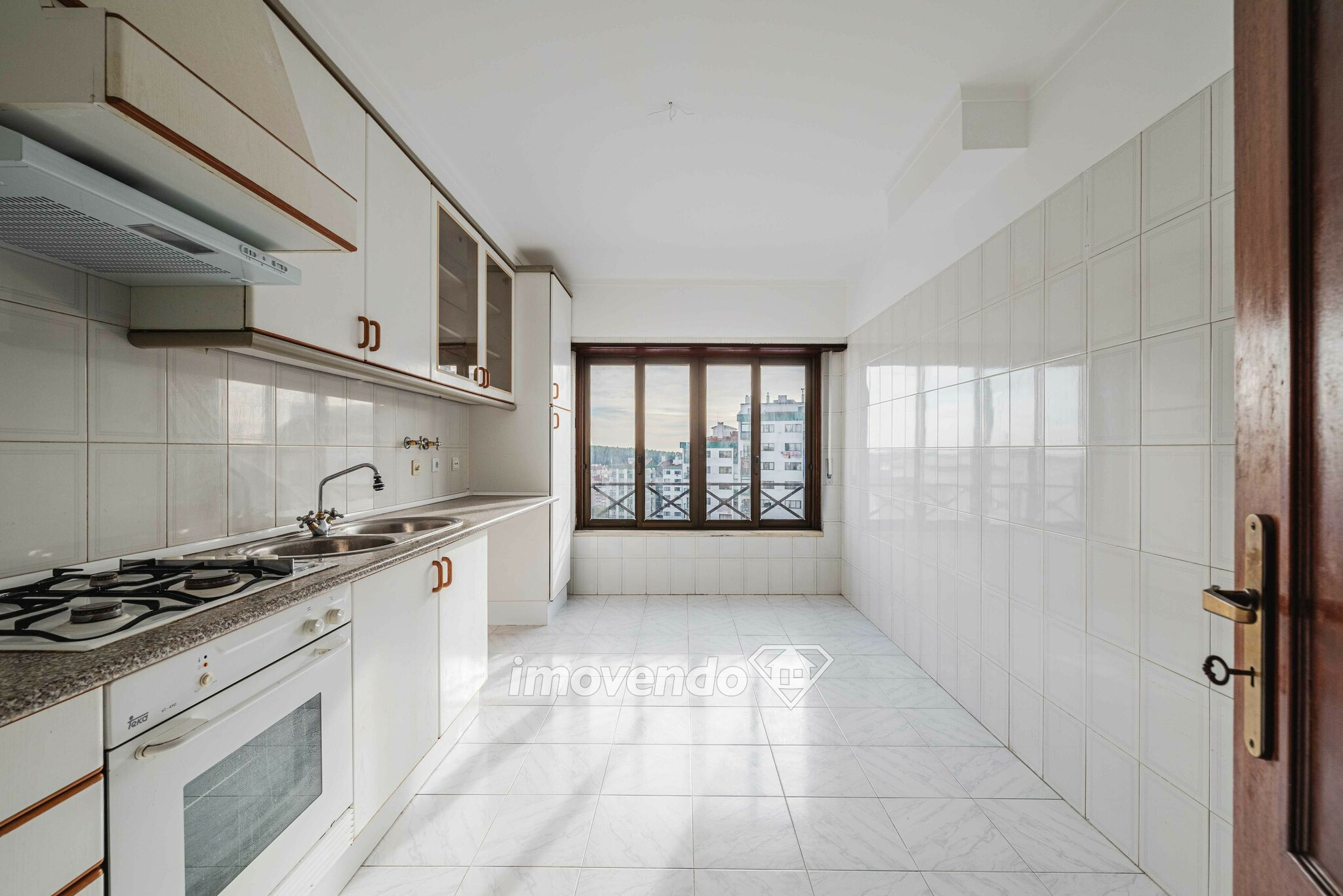 Apartamento T4 Duplex pronto a habitar, em Rio de Mouro