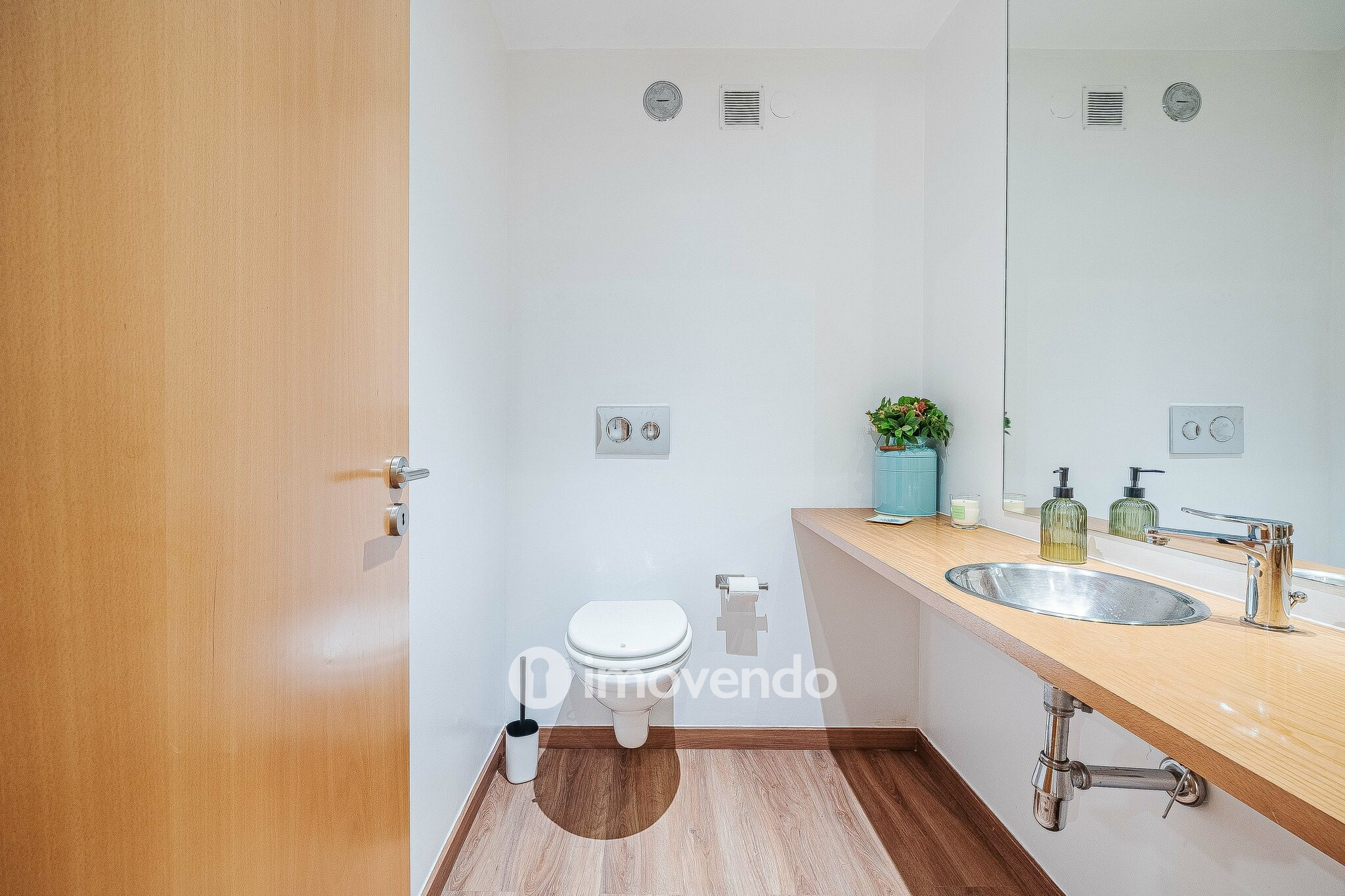 Apartamento T4, com estacionamento e arrecadação, na Alta de Lisboa