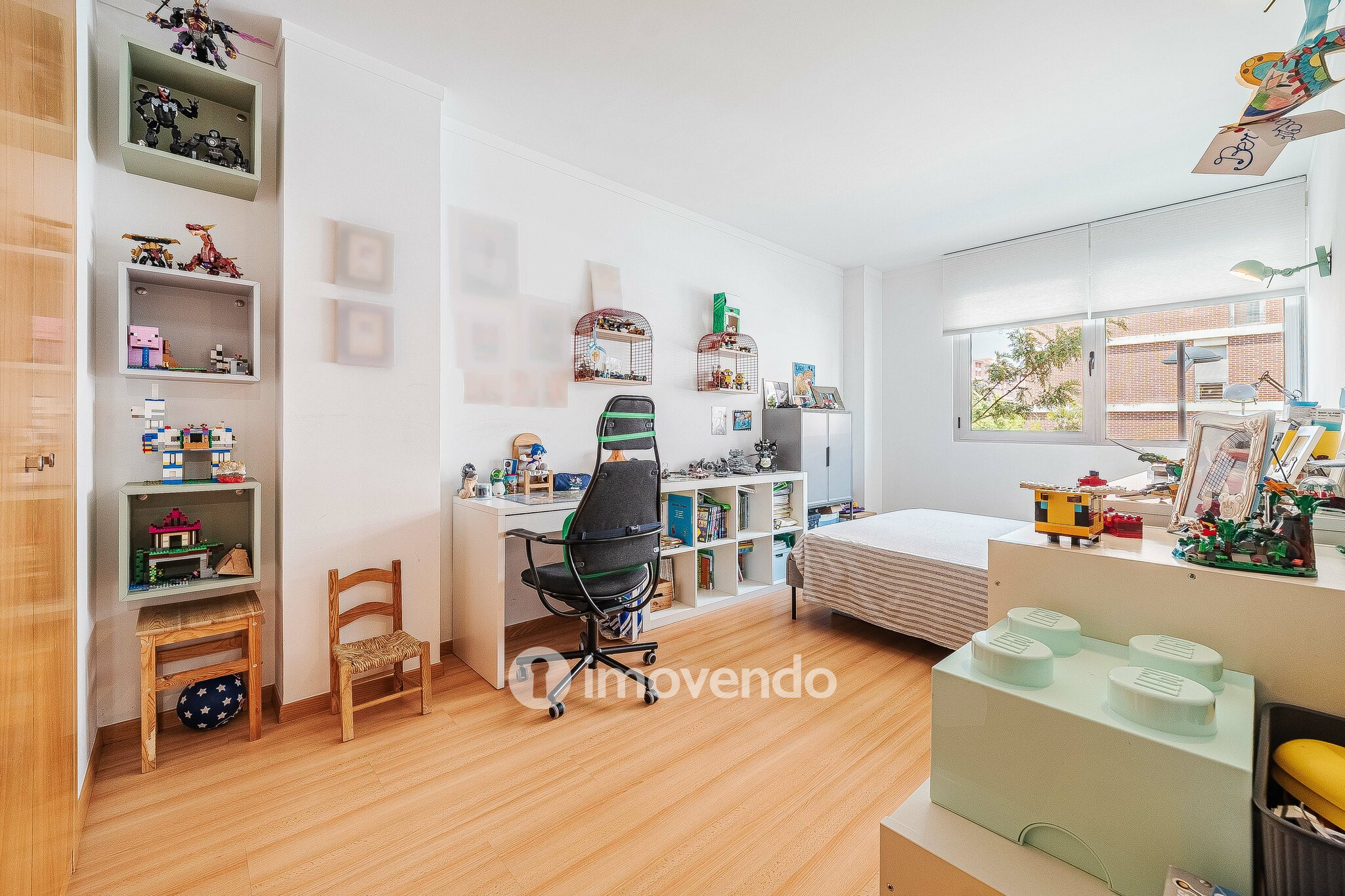 Apartamento T4, com estacionamento e arrecadação, na Alta de Lisboa