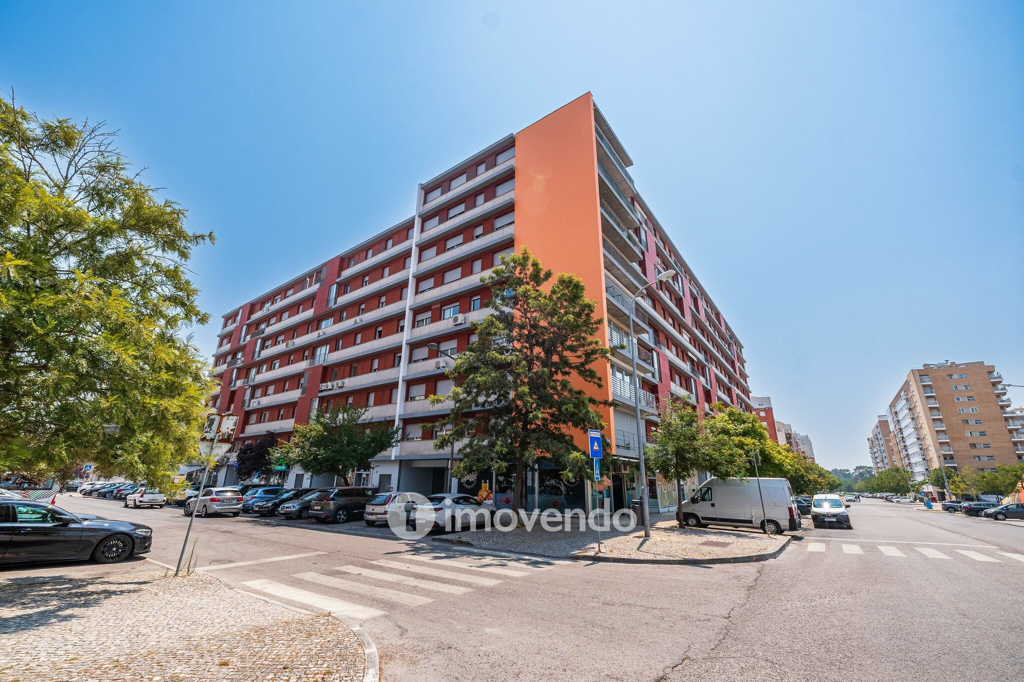 Apartamento T4, com estacionamento e arrecadação, na Alta de Lisboa