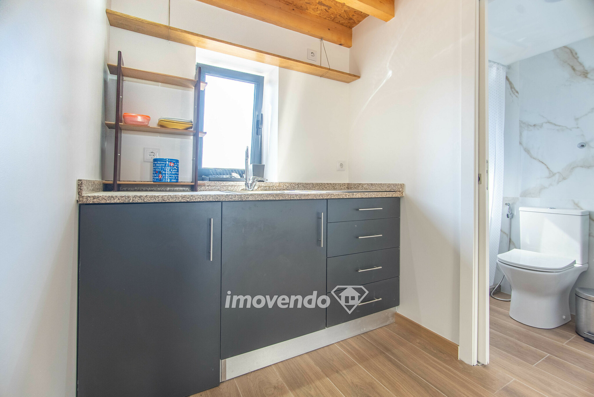 Casa T1, totalmente remodelada e mobilada, na Lapa, centro do Porto