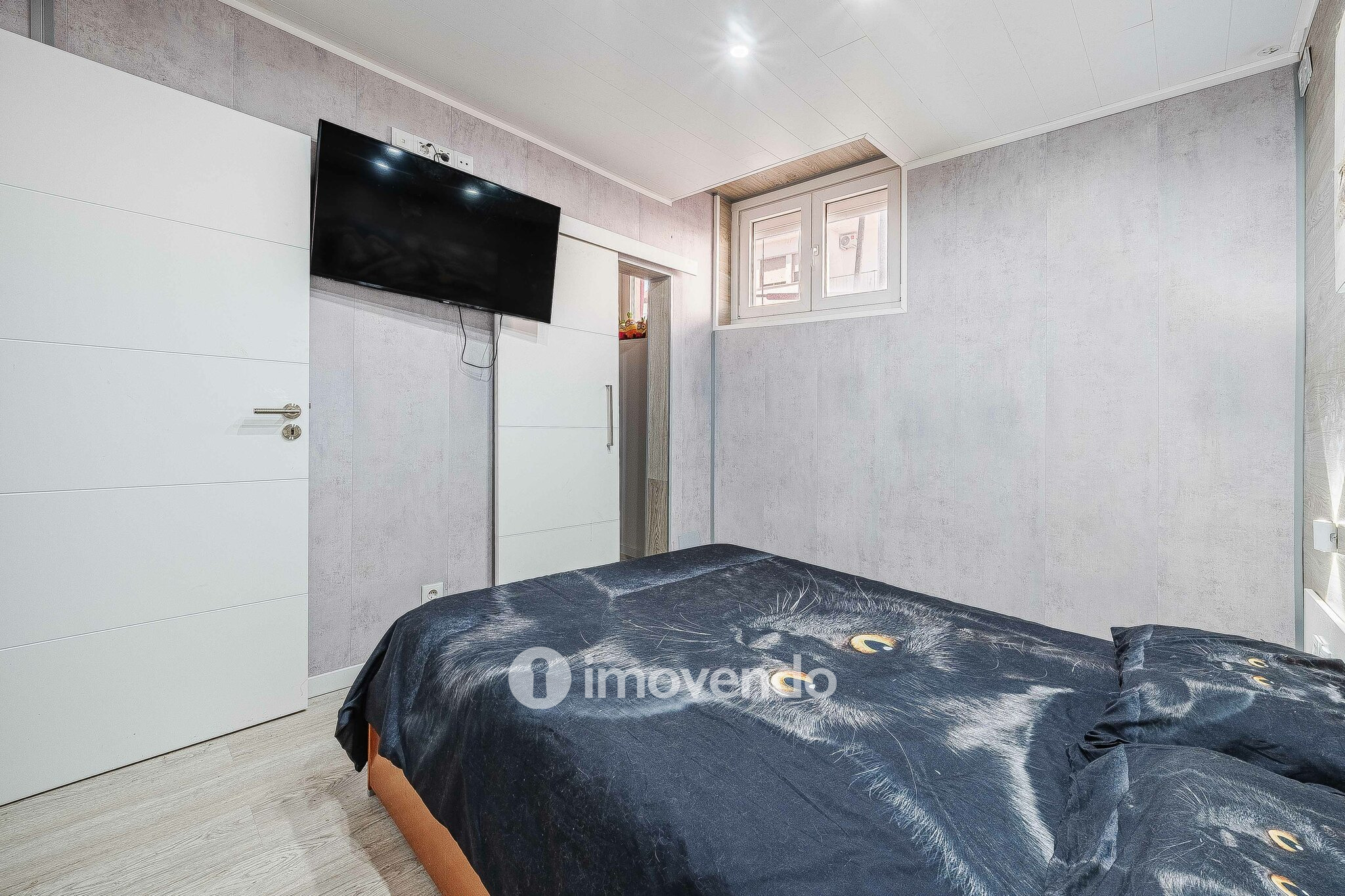 Apartamento T1+1, com logradouro grande, em Odivelas