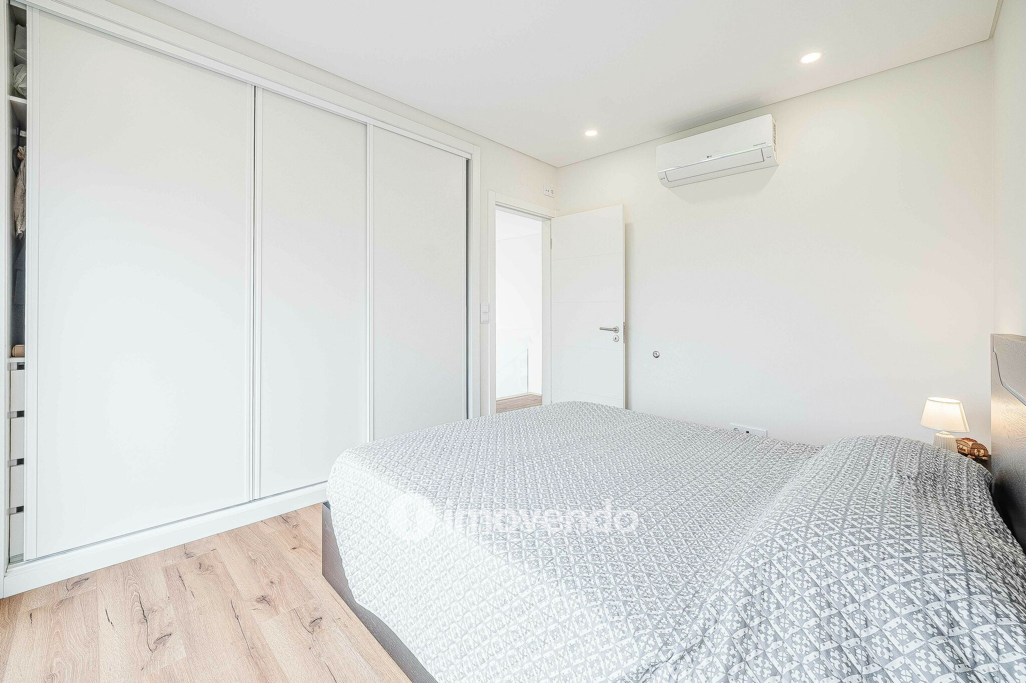 Moradia T3+1 moderna e exclusiva, com garagem e jardim, em Porto Salvo