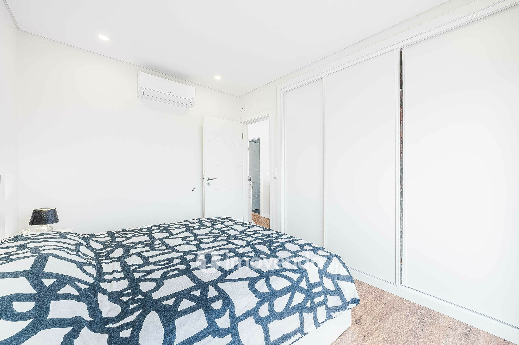 Moradia T3+1 moderna e exclusiva, com garagem e jardim, em Porto Salvo