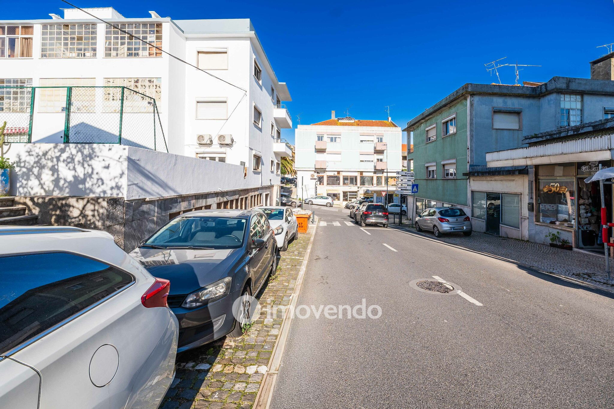 Apartamento T1+1, com logradouro grande, em Odivelas