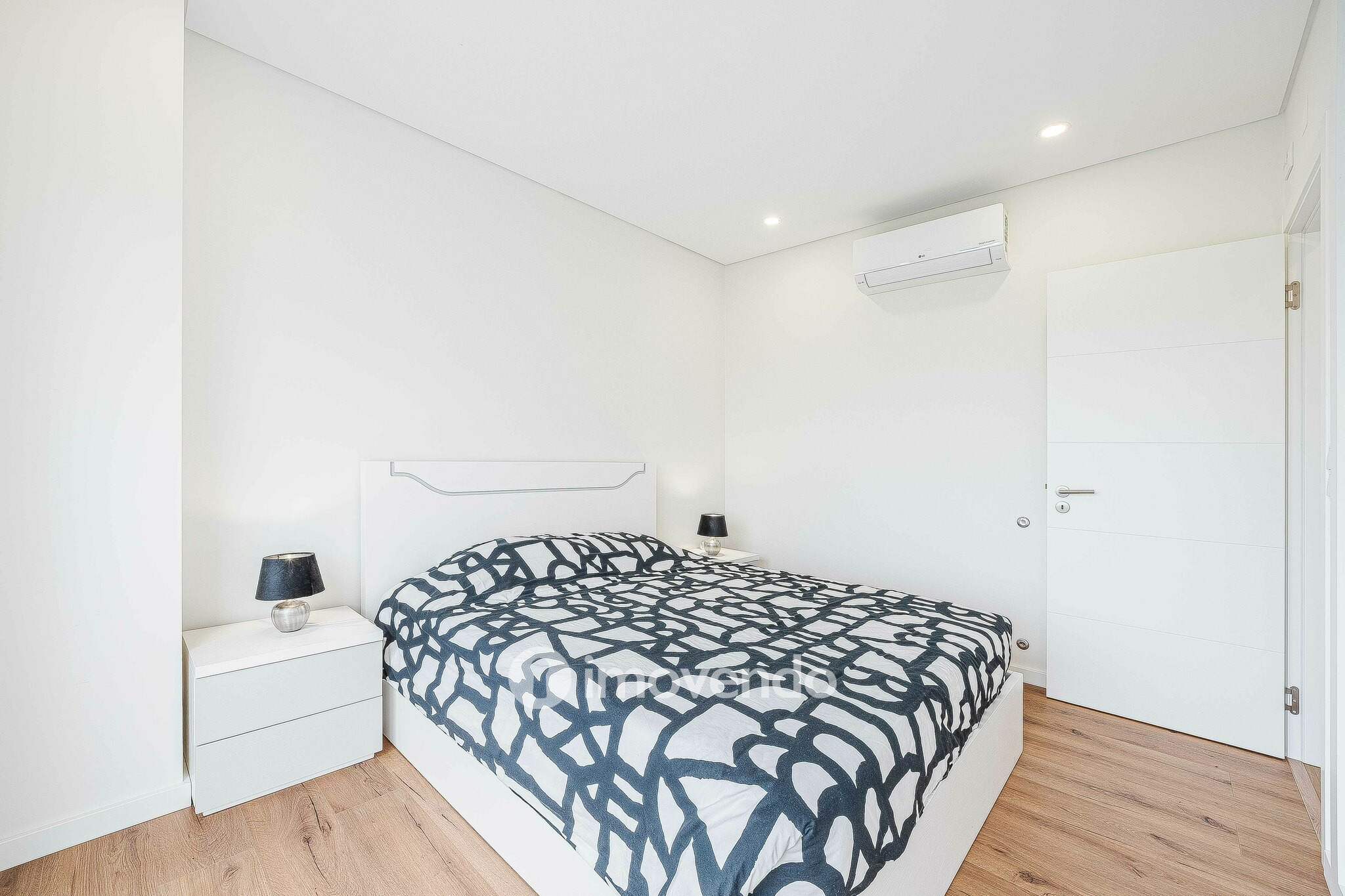 Moradia T3+1 moderna e exclusiva, com garagem e jardim, em Porto Salvo