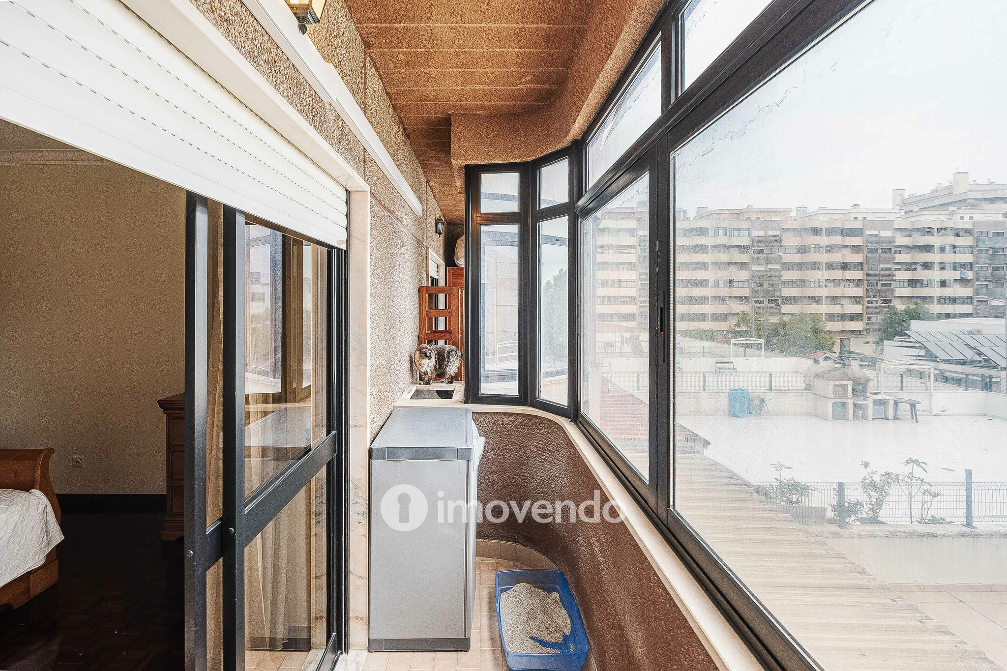 Apartamento T4 com garagem para duas viaturas, em Alverca