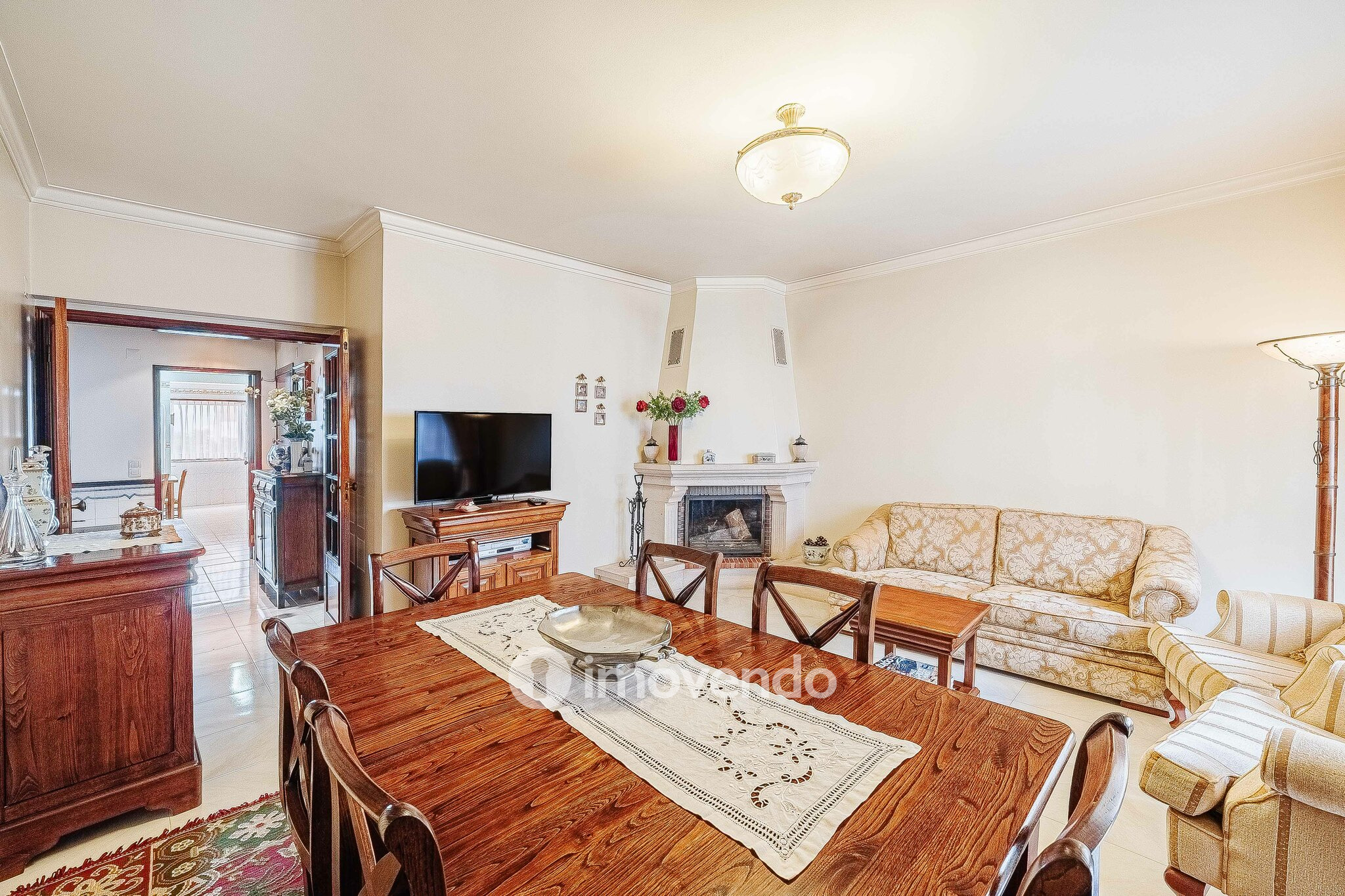 Apartamento T4 com garagem para duas viaturas, em Alverca