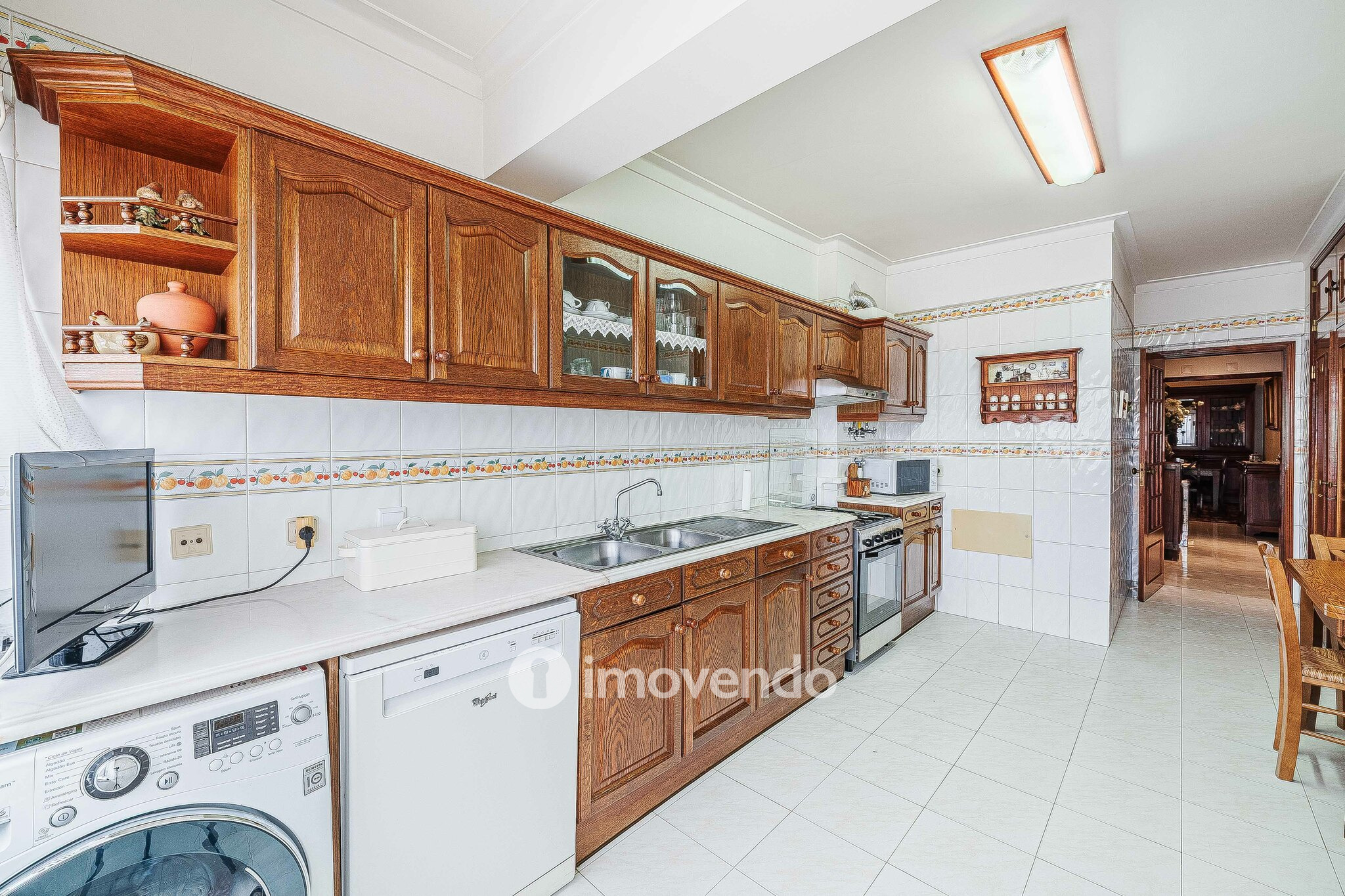 Apartamento T4 com garagem para duas viaturas, em Alverca