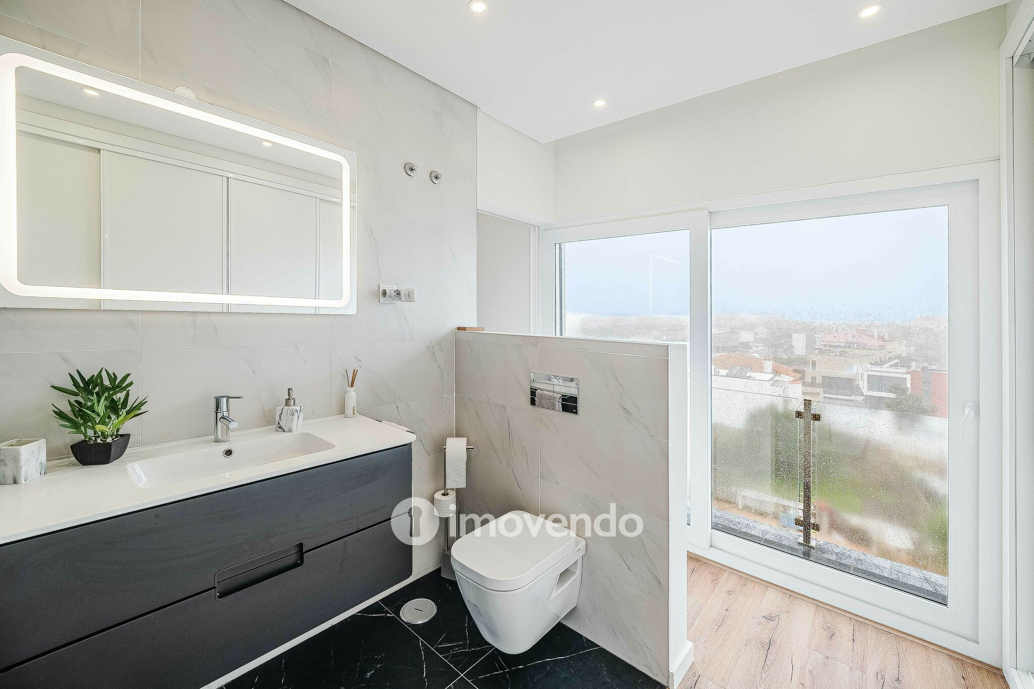 Moradia T3+1 moderna e exclusiva, com garagem e jardim, em Porto Salvo