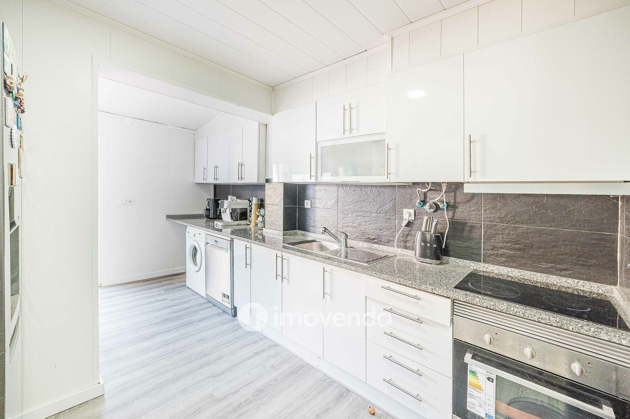 Apartamento T1+1, com logradouro grande, em Odivelas