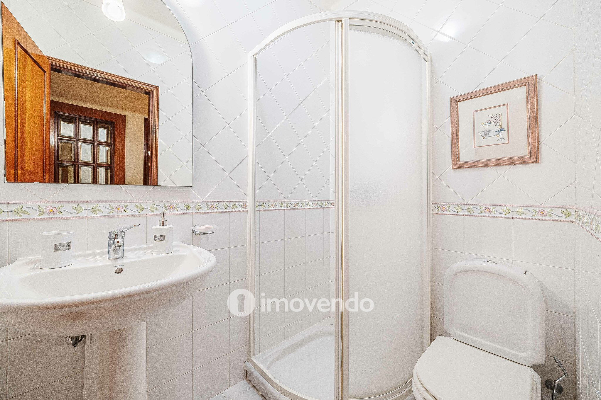 Apartamento T4 com garagem para duas viaturas, em Alverca