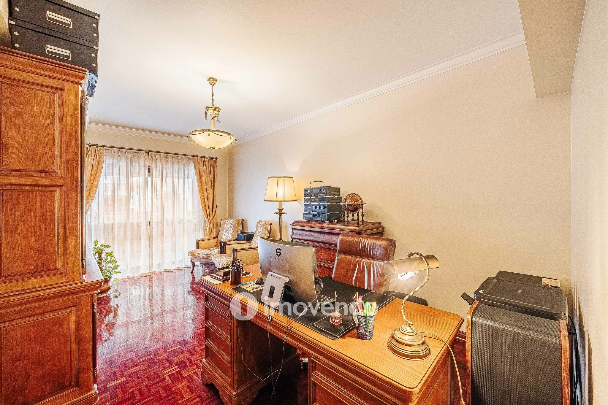 Apartamento T4 com garagem para duas viaturas, em Alverca