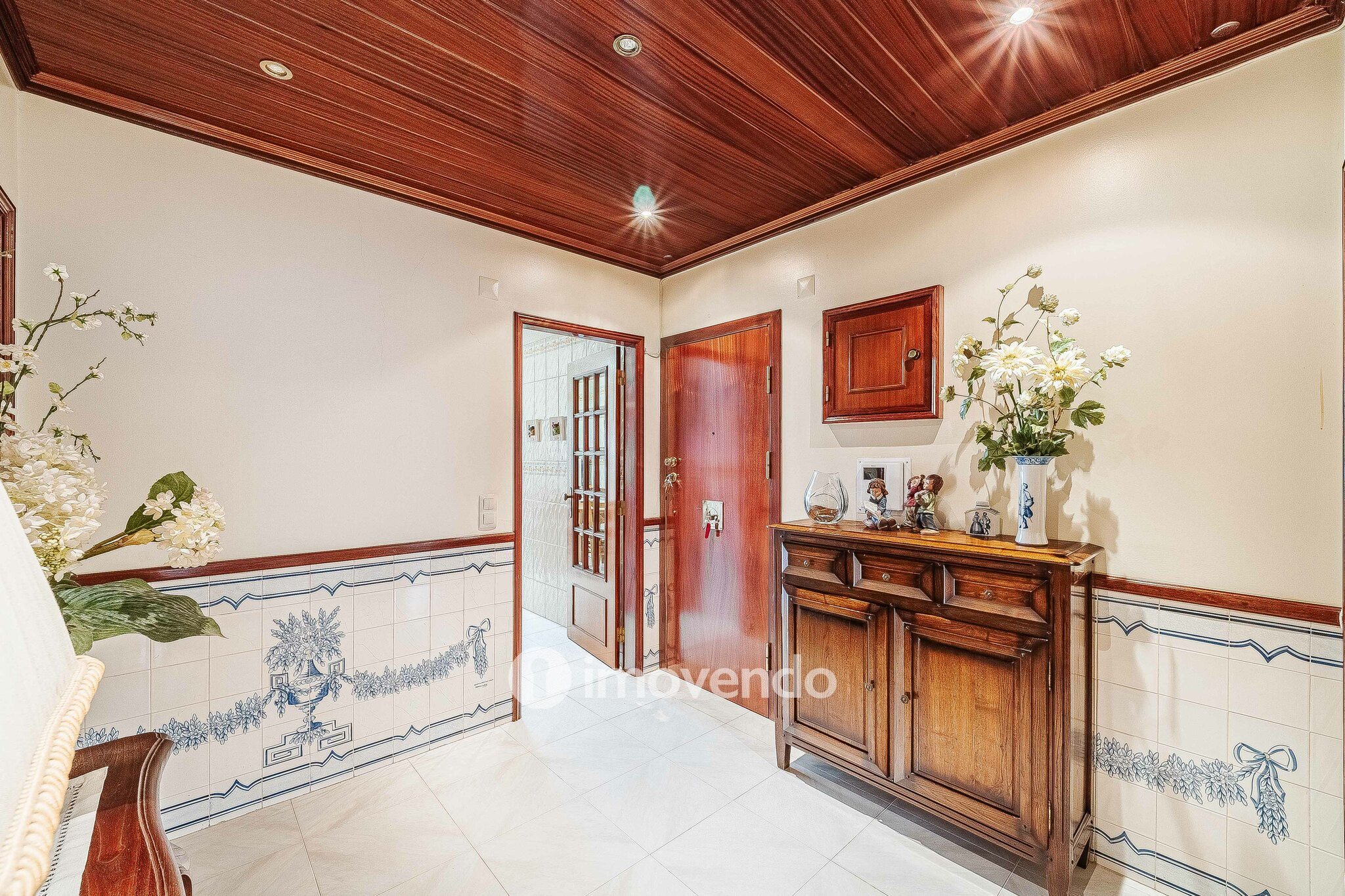 Apartamento T4 com garagem para duas viaturas, em Alverca