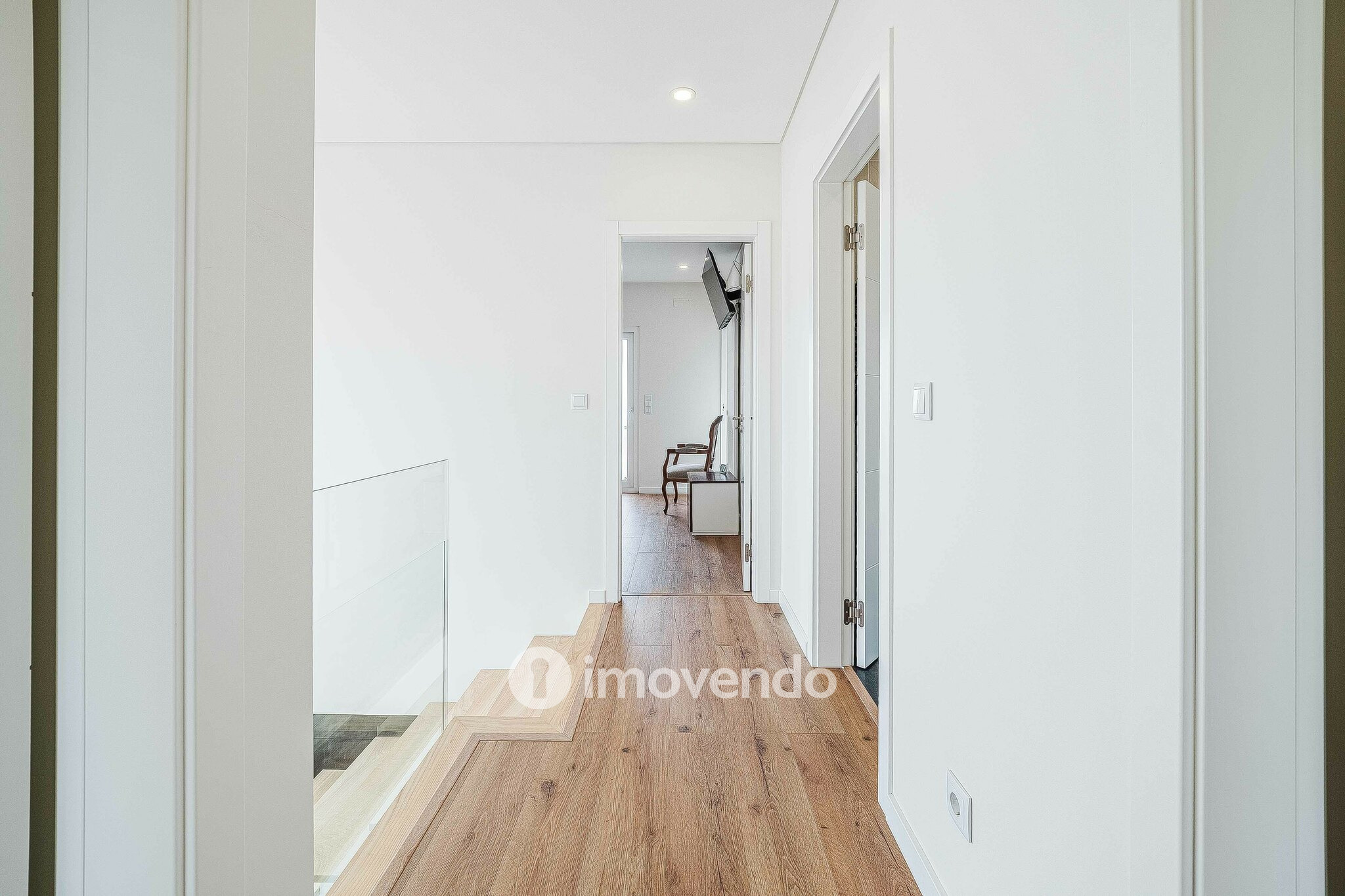 Moradia T3+1 moderna e exclusiva, com garagem e jardim, em Porto Salvo
