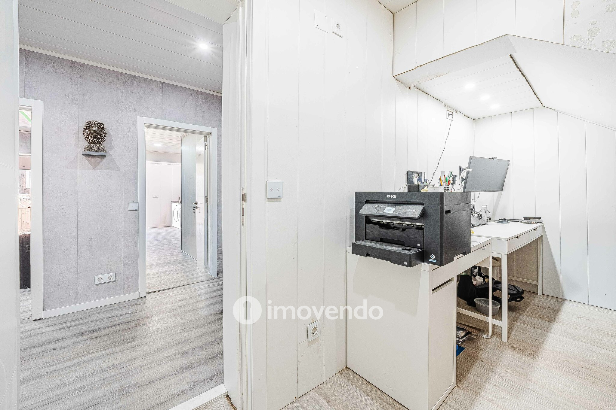 Apartamento T1+1, com logradouro grande, em Odivelas