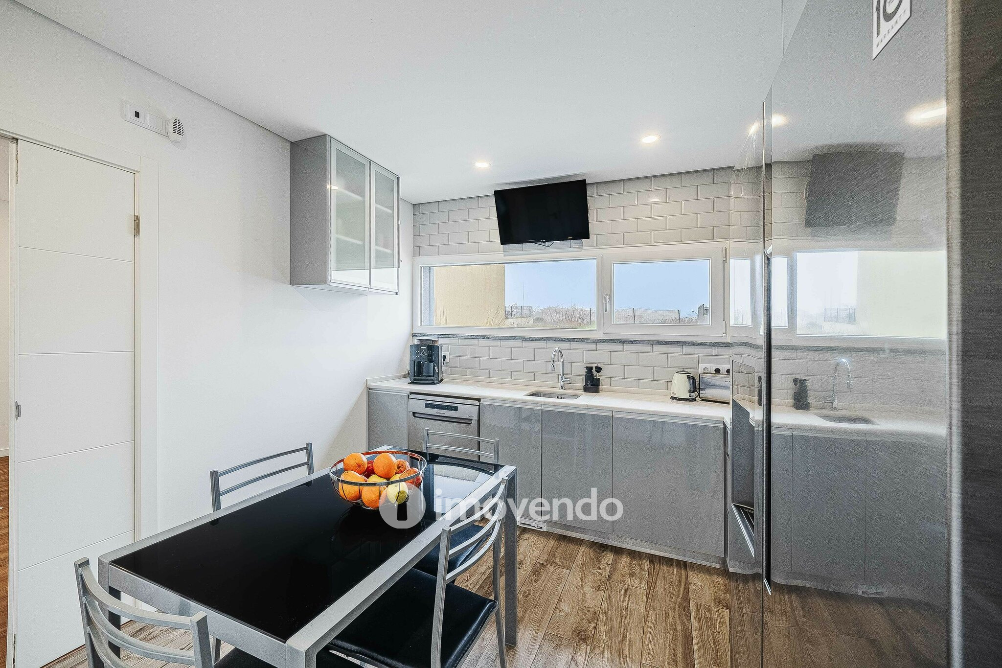 Moradia T3+1 moderna e exclusiva, com garagem e jardim, em Porto Salvo