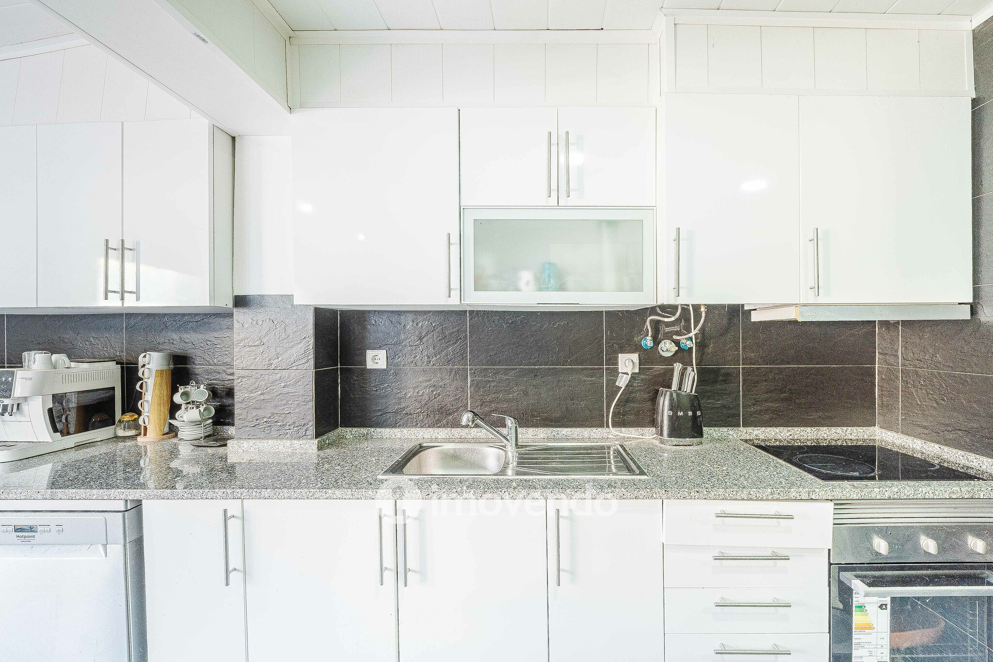 Apartamento T1+1, com logradouro grande, em Odivelas