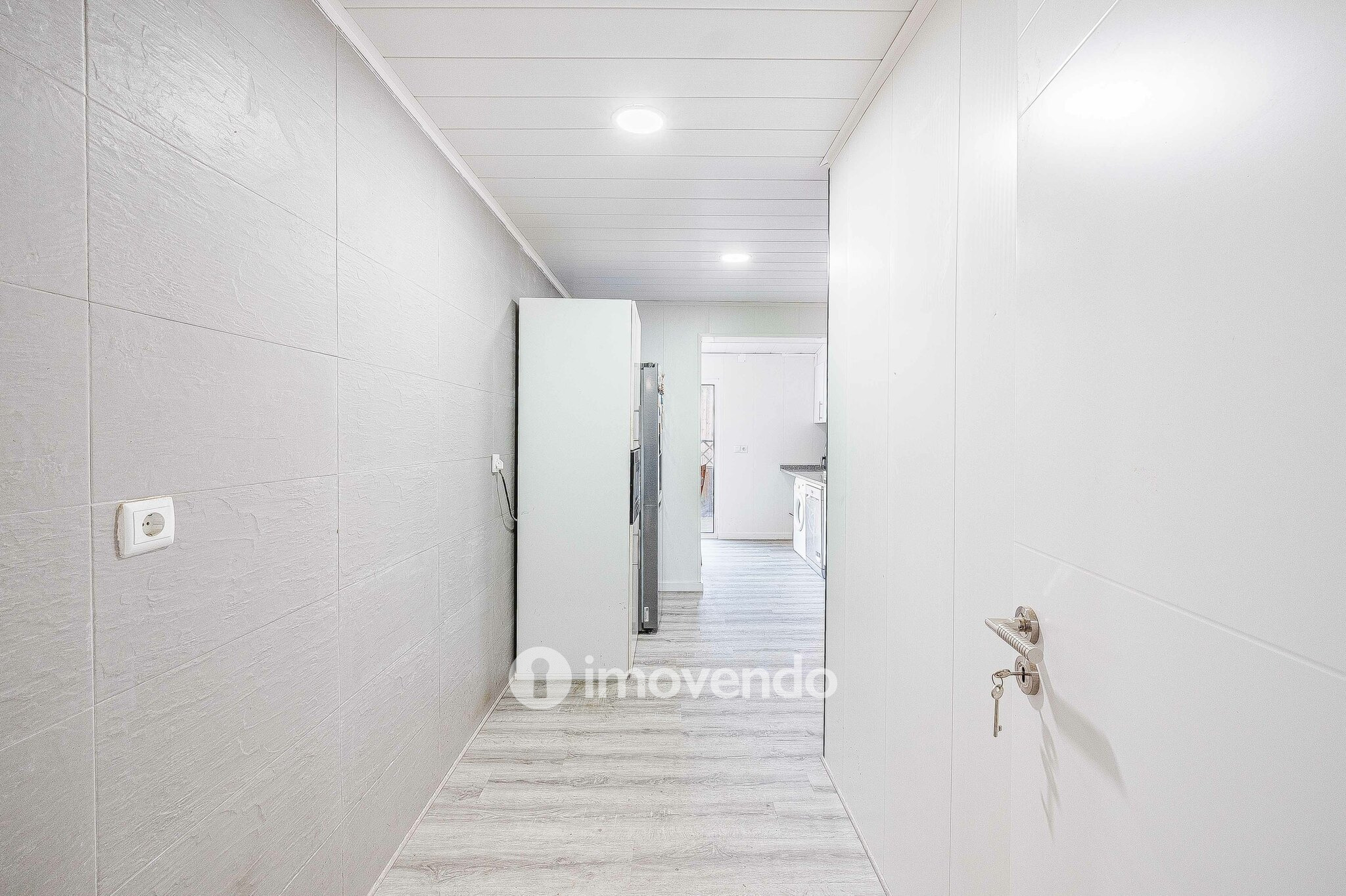 Apartamento T1+1, com logradouro grande, em Odivelas