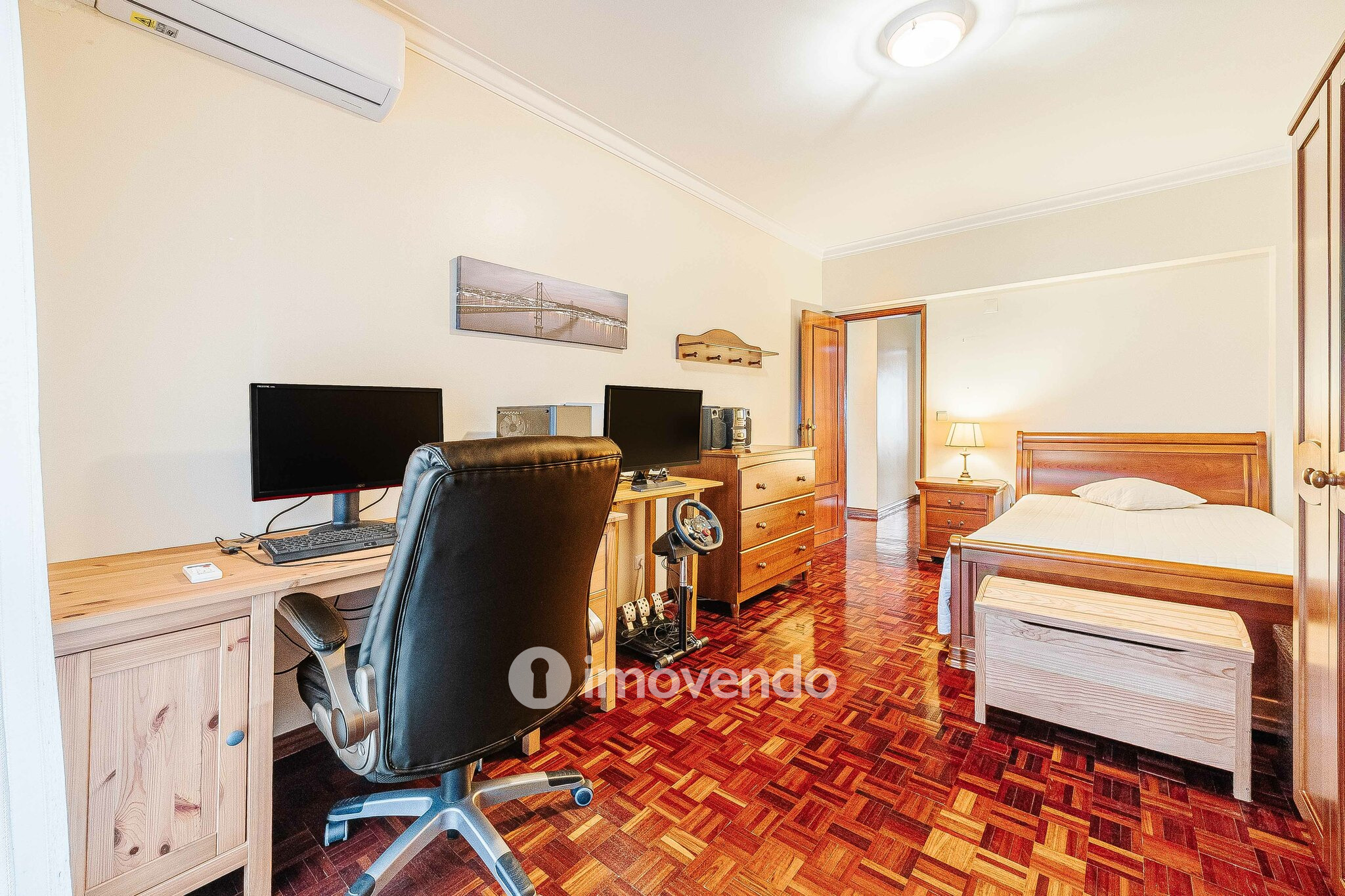 Apartamento T4 com garagem para duas viaturas, em Alverca