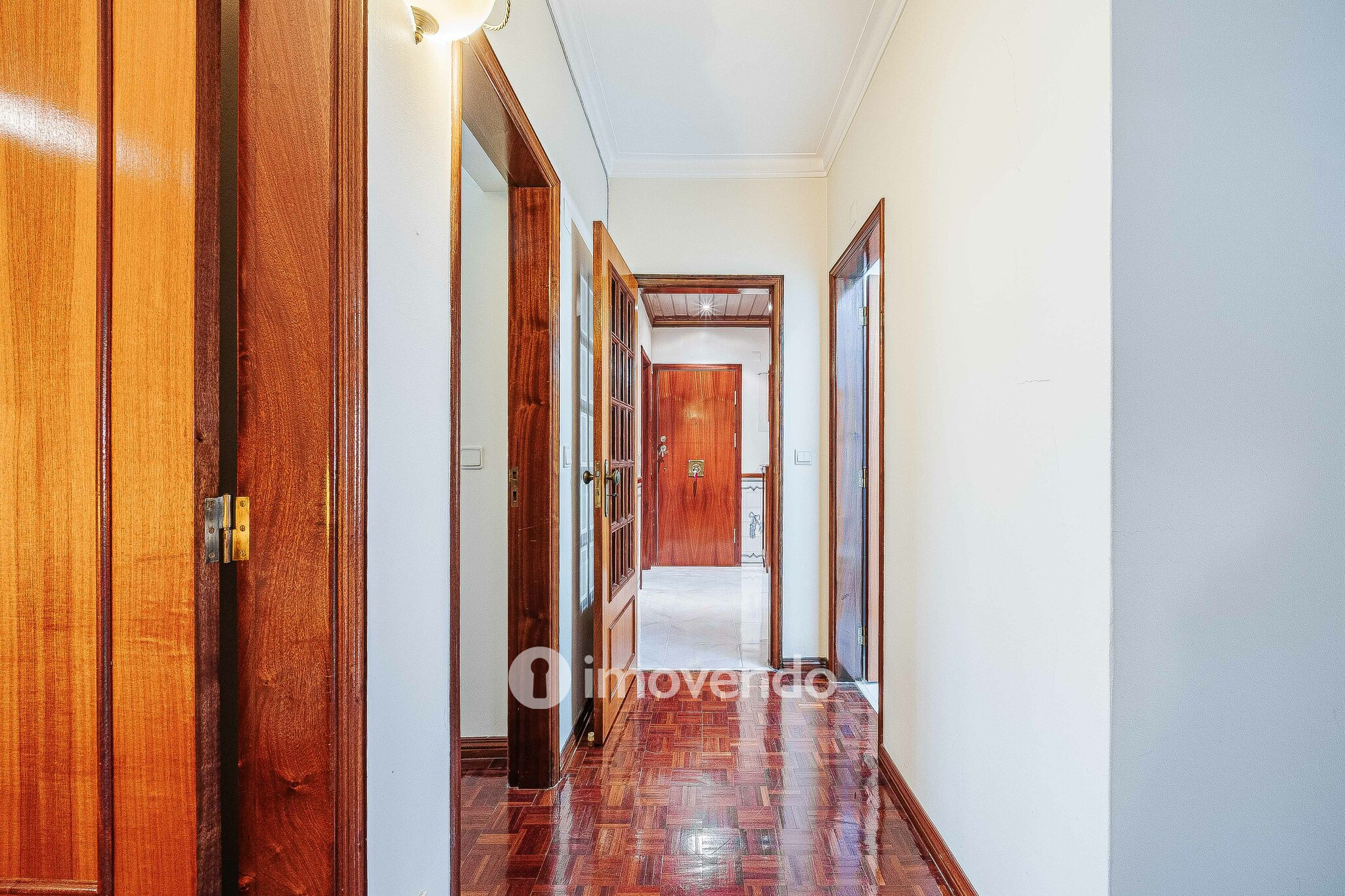 Apartamento T4 com garagem para duas viaturas, em Alverca