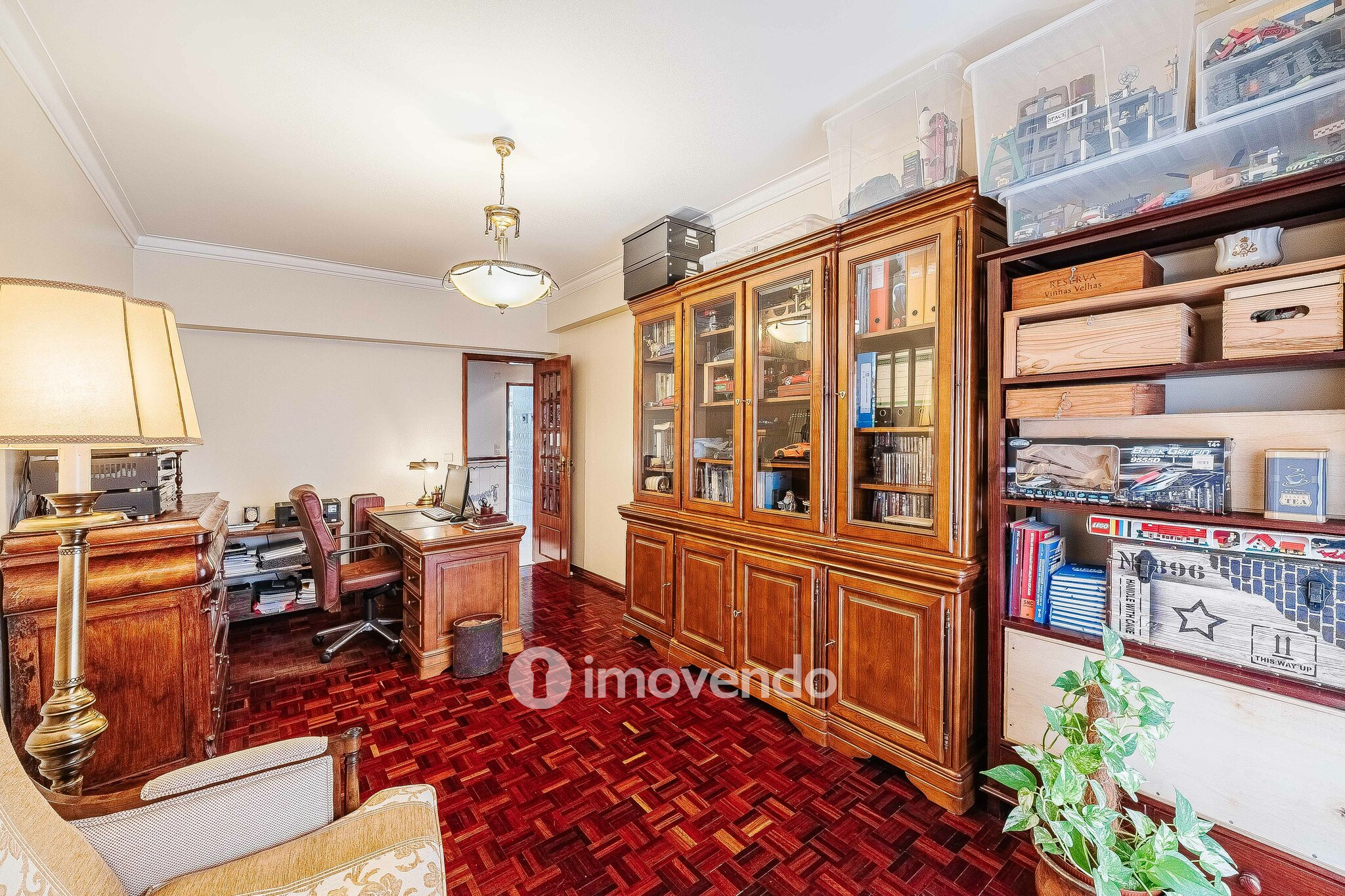 Apartamento T4 com garagem para duas viaturas, em Alverca