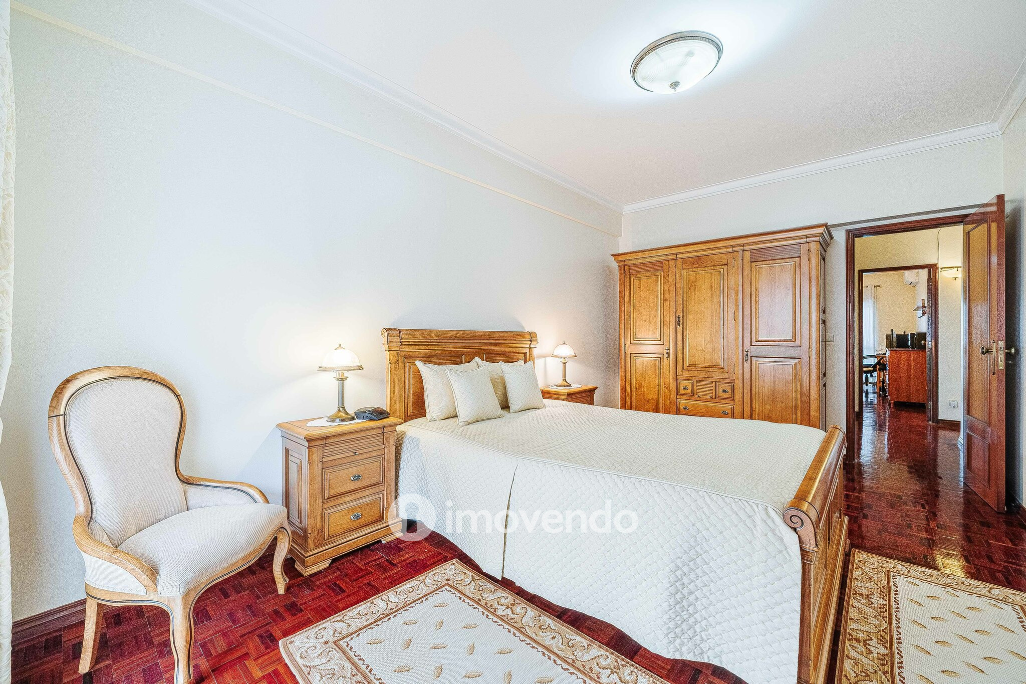 Apartamento T4 com garagem para duas viaturas, em Alverca