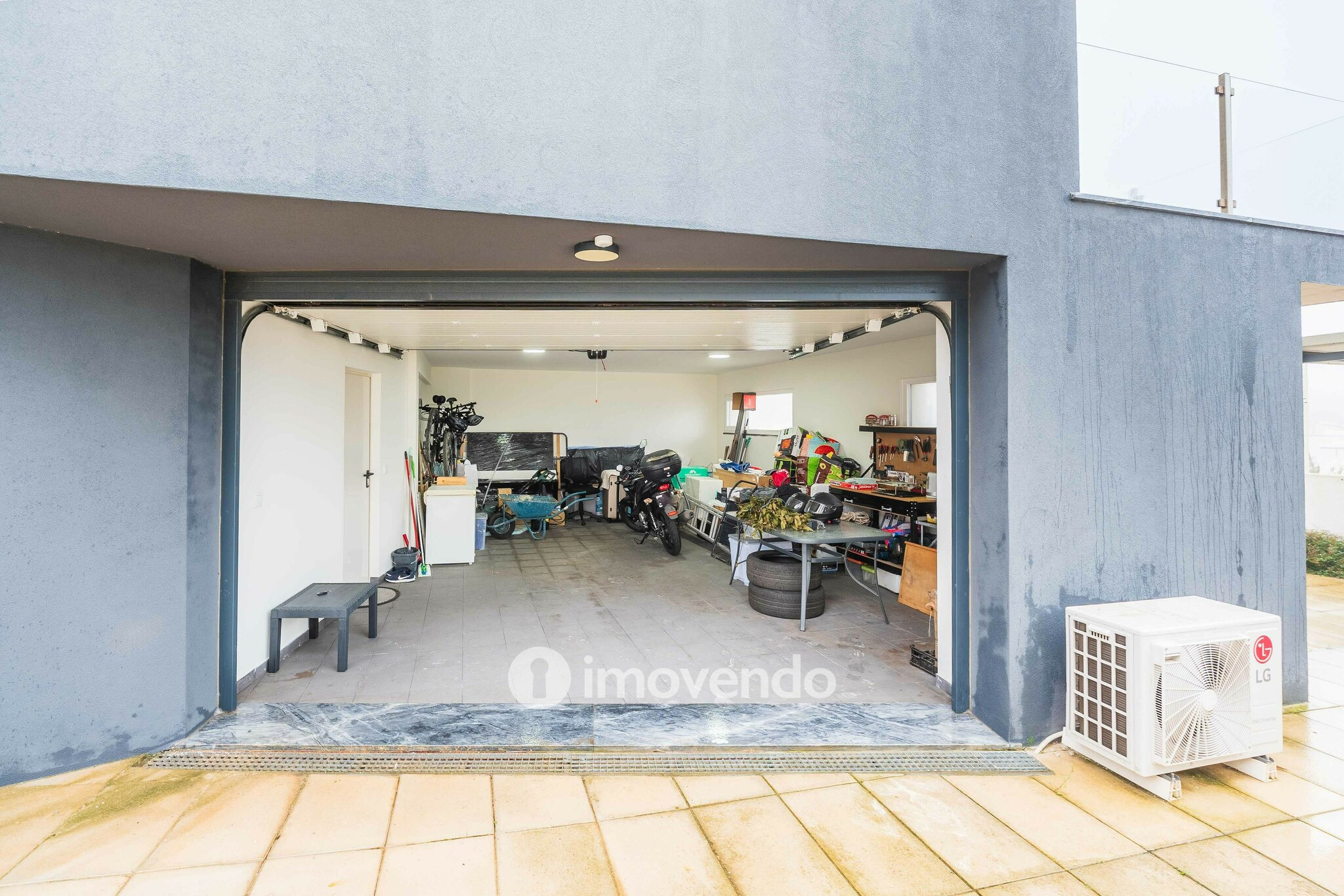 Moradia T3+1 moderna e exclusiva, com garagem e jardim, em Porto Salvo