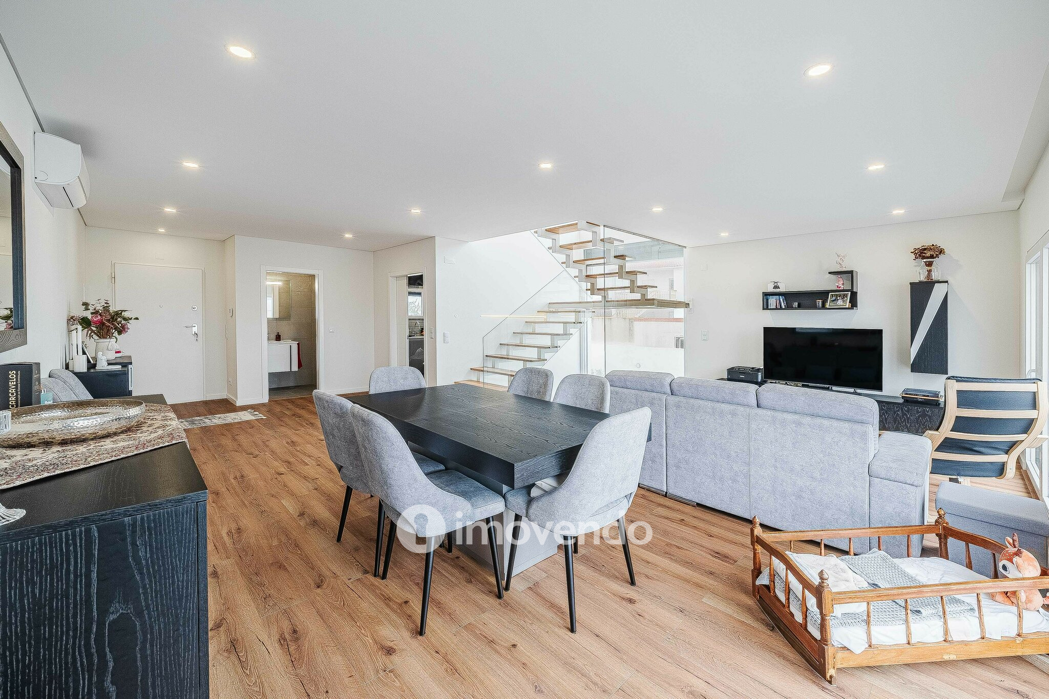 Moradia T3+1 moderna e exclusiva, com garagem e jardim, em Porto Salvo