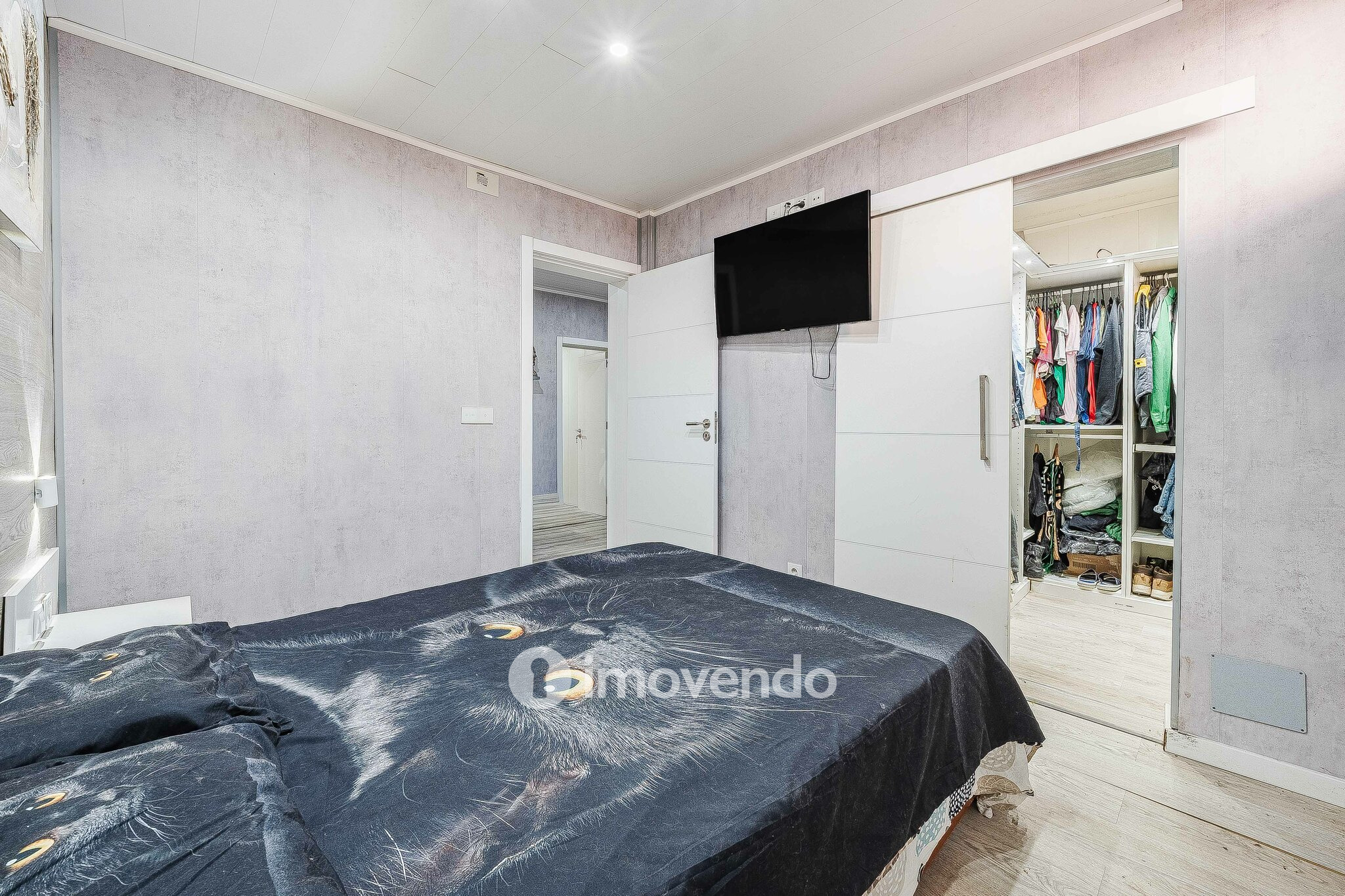 Apartamento T1+1, com logradouro grande, em Odivelas