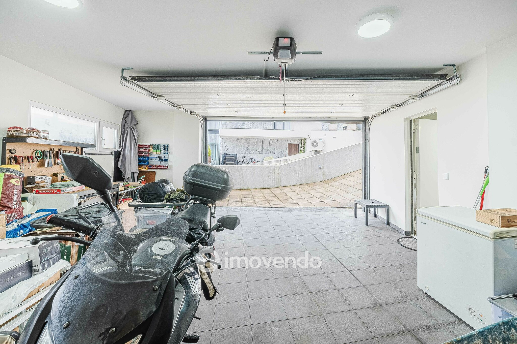 Moradia T3+1 moderna e exclusiva, com garagem e jardim, em Porto Salvo