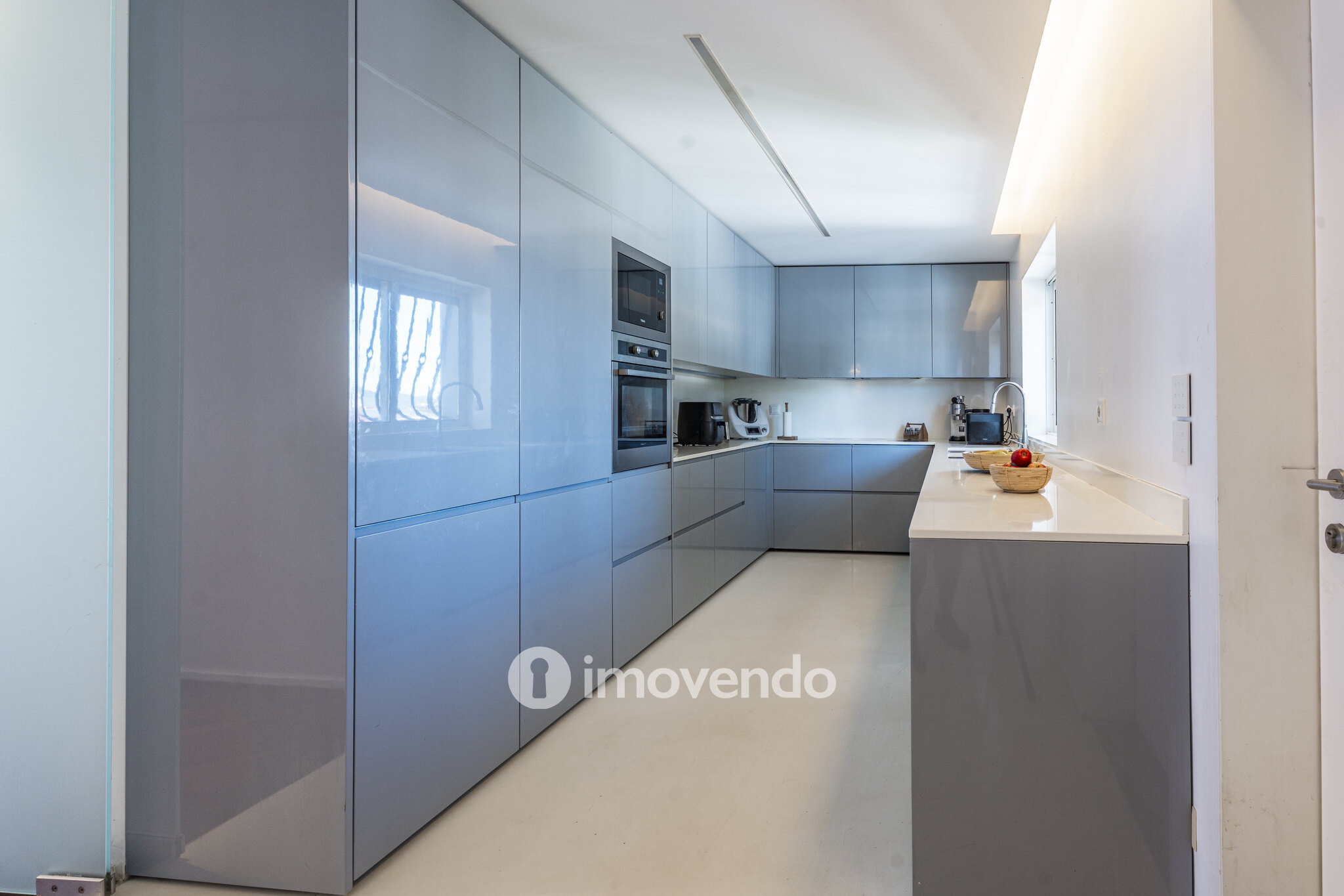 Moradia Independente em Nogueira - Elegância, Conforto, Exclusividade