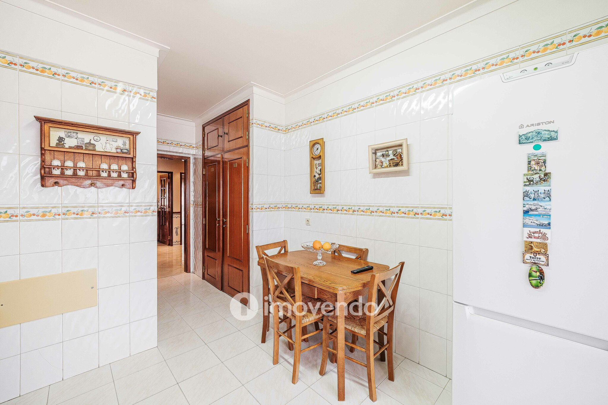 Apartamento T4 com garagem para duas viaturas, em Alverca