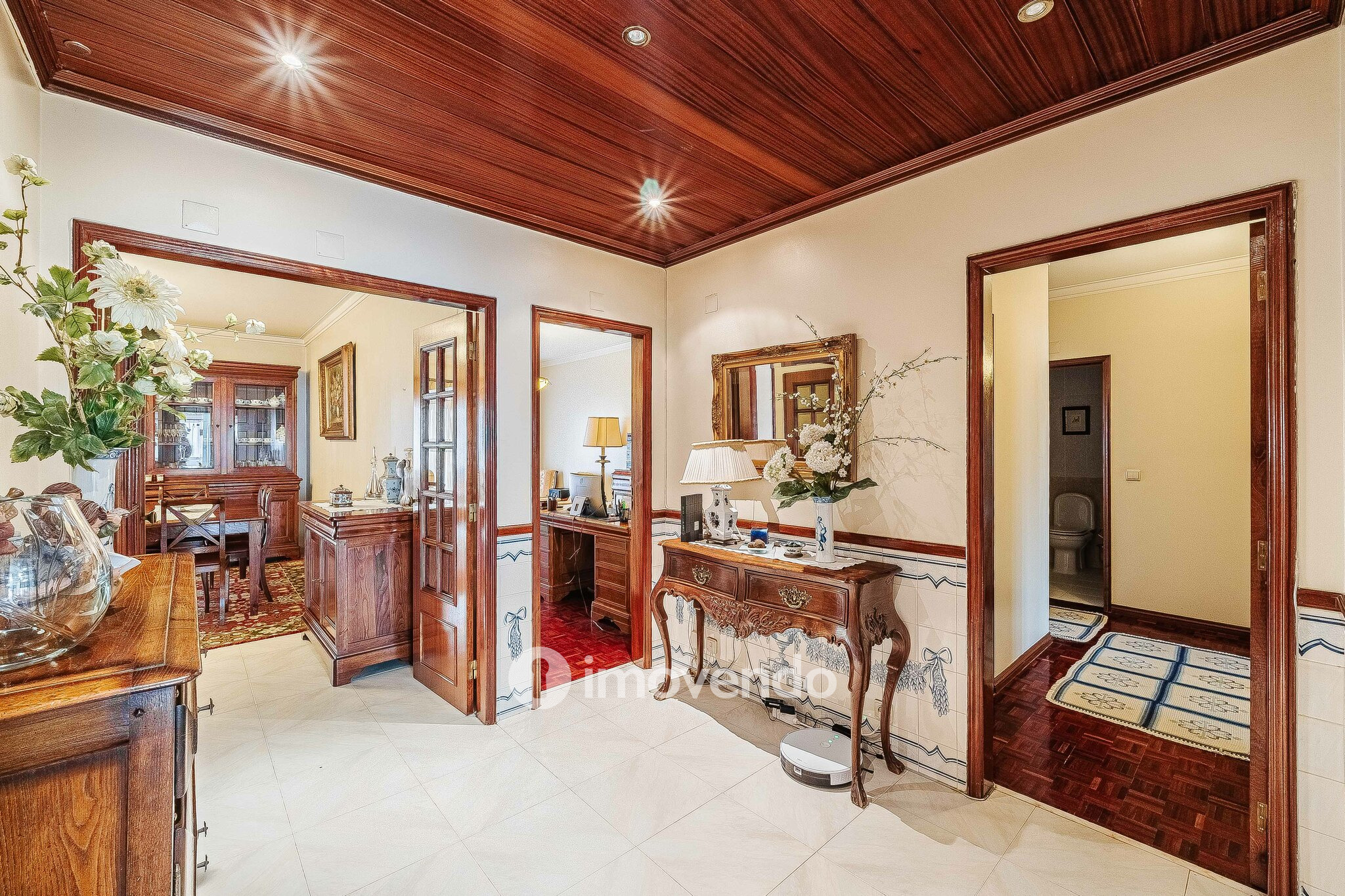 Apartamento T4 com garagem para duas viaturas, em Alverca