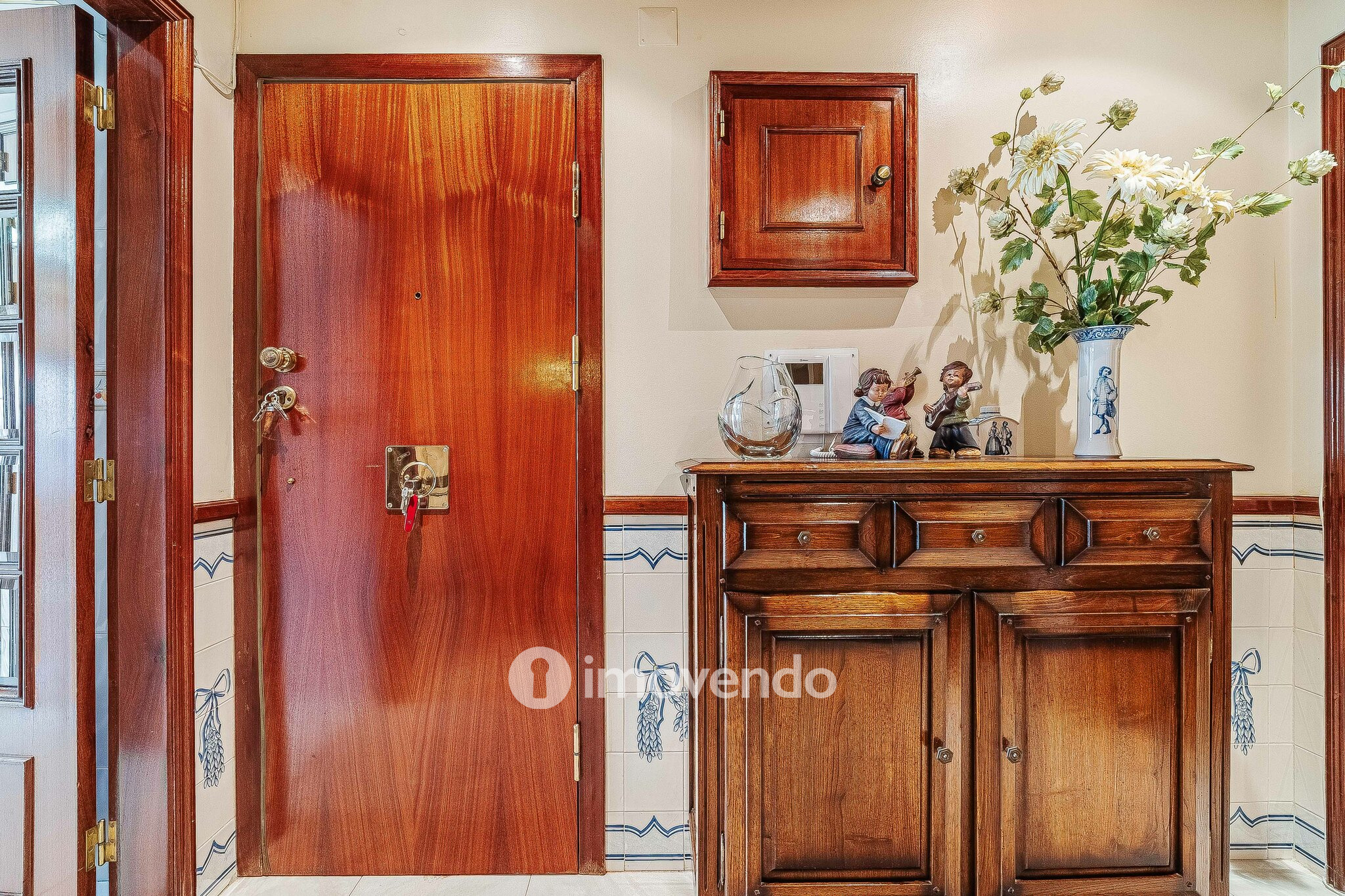 Apartamento T4 com garagem para duas viaturas, em Alverca