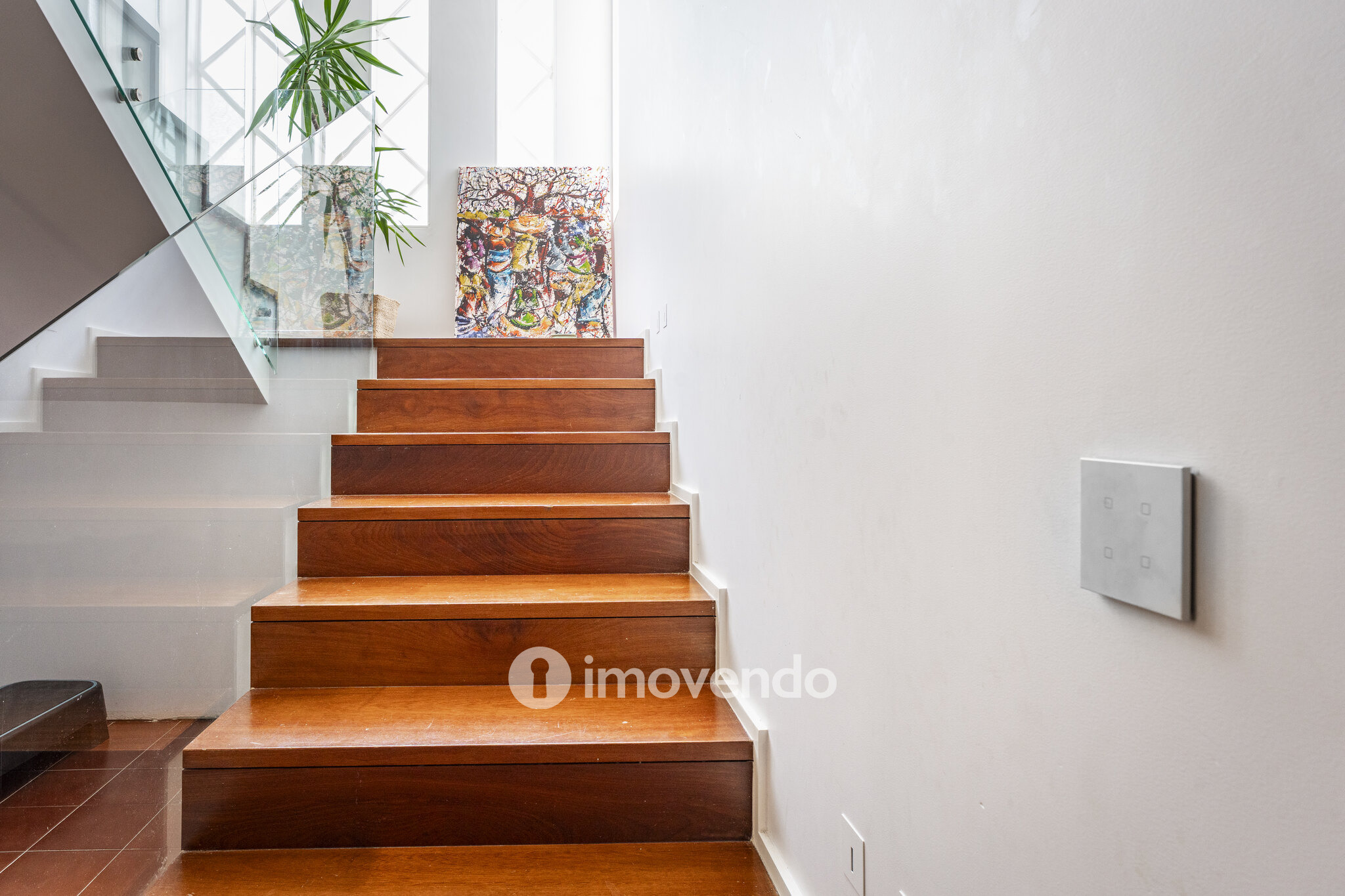 Moradia Independente em Nogueira - Elegância, Conforto, Exclusividade