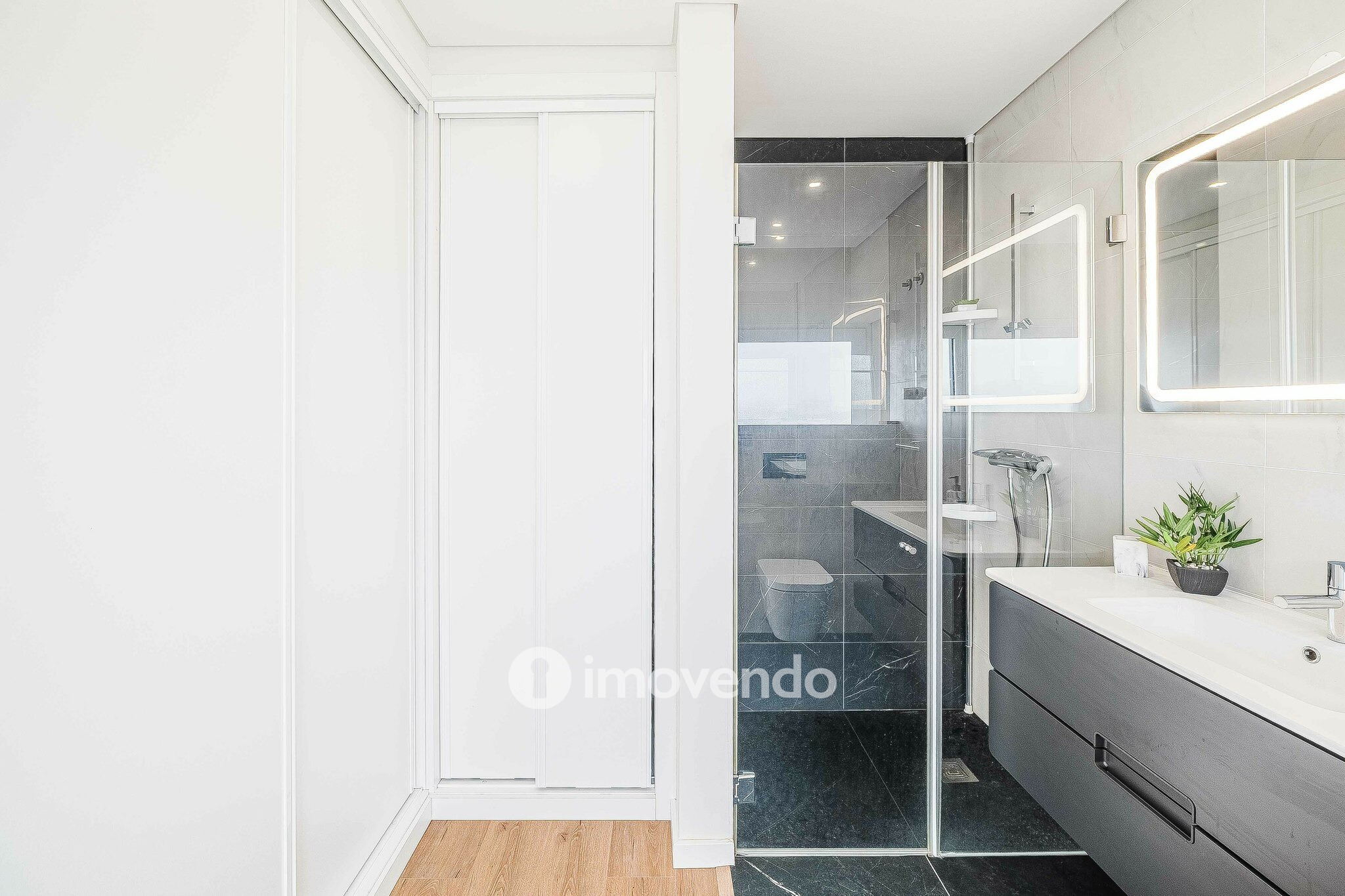 Moradia T3+1 moderna e exclusiva, com garagem e jardim, em Porto Salvo