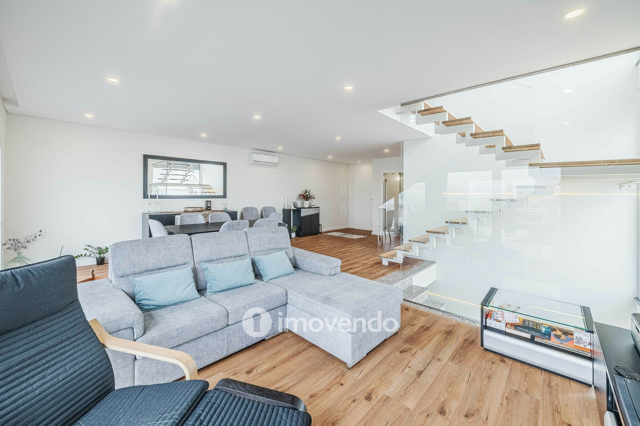 Moradia T3+1 moderna e exclusiva, com garagem e jardim, em Porto Salvo