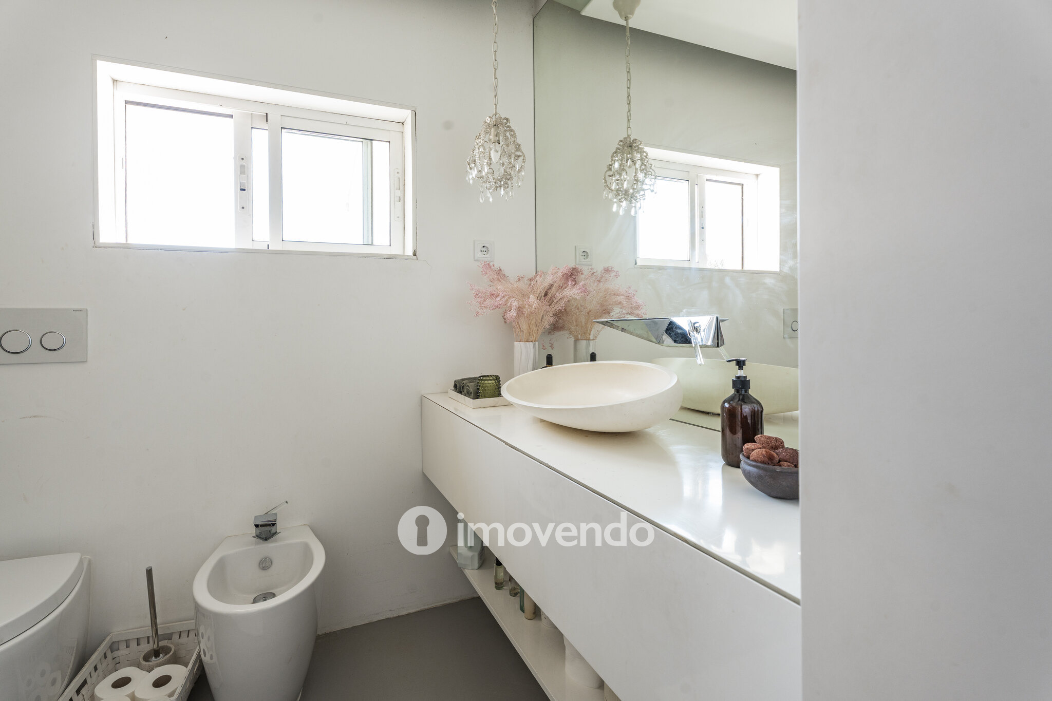 Moradia Independente em Nogueira - Elegância, Conforto, Exclusividade