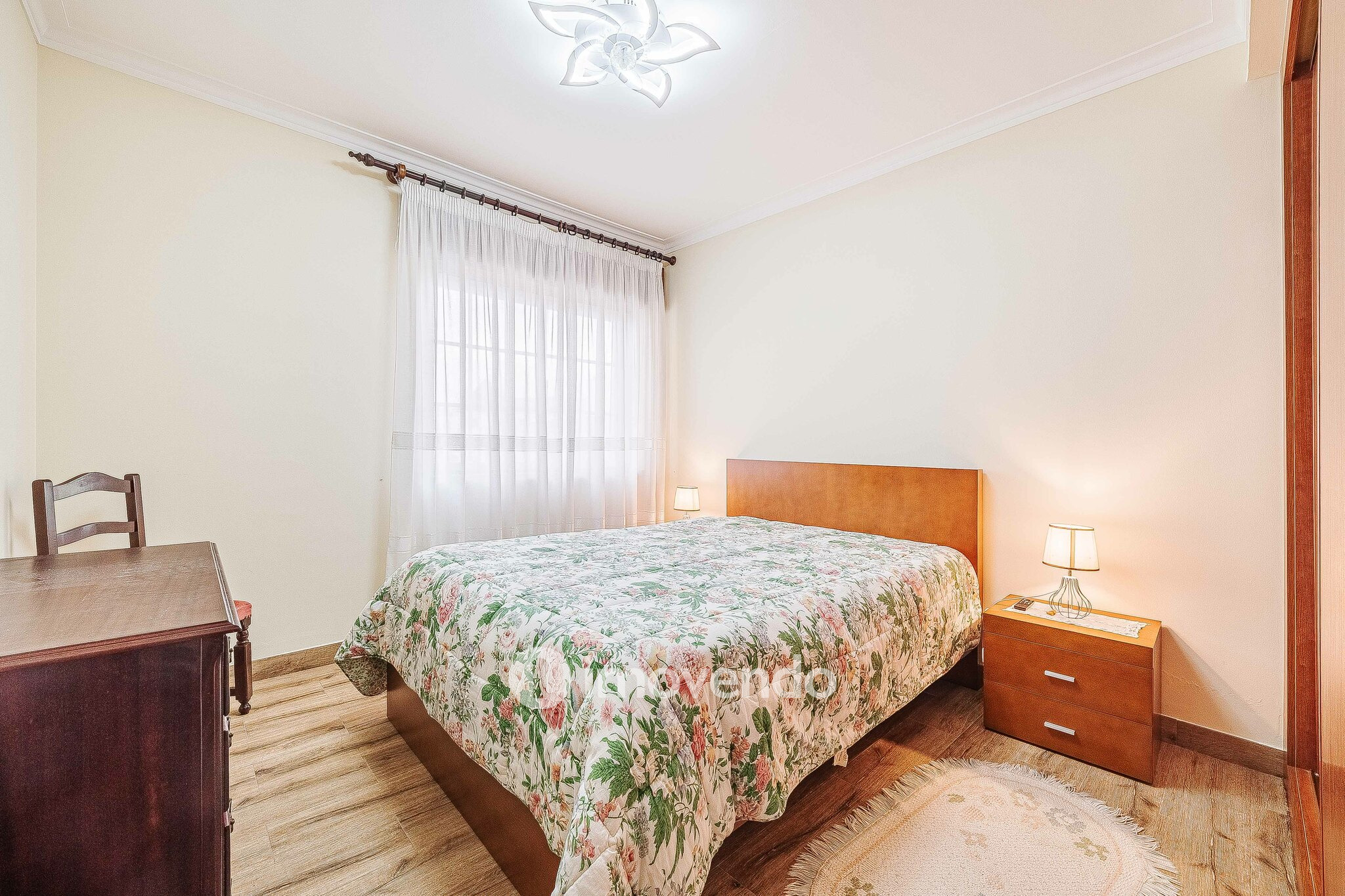 Apartamento T2 com áreas amplas e arrecadação, em Almeirim