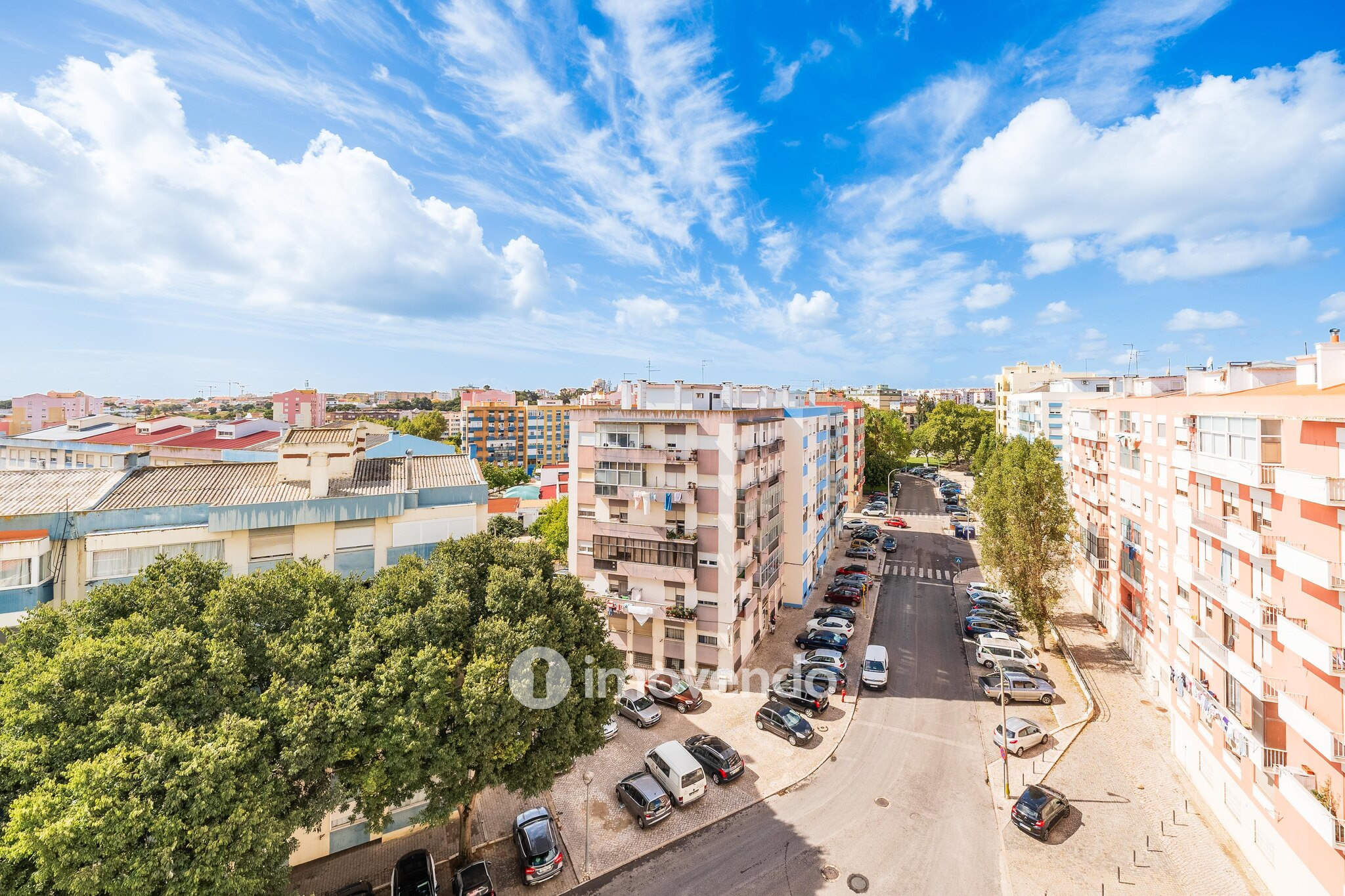 Apartamento T3, com áreas amplas, em Setúbal