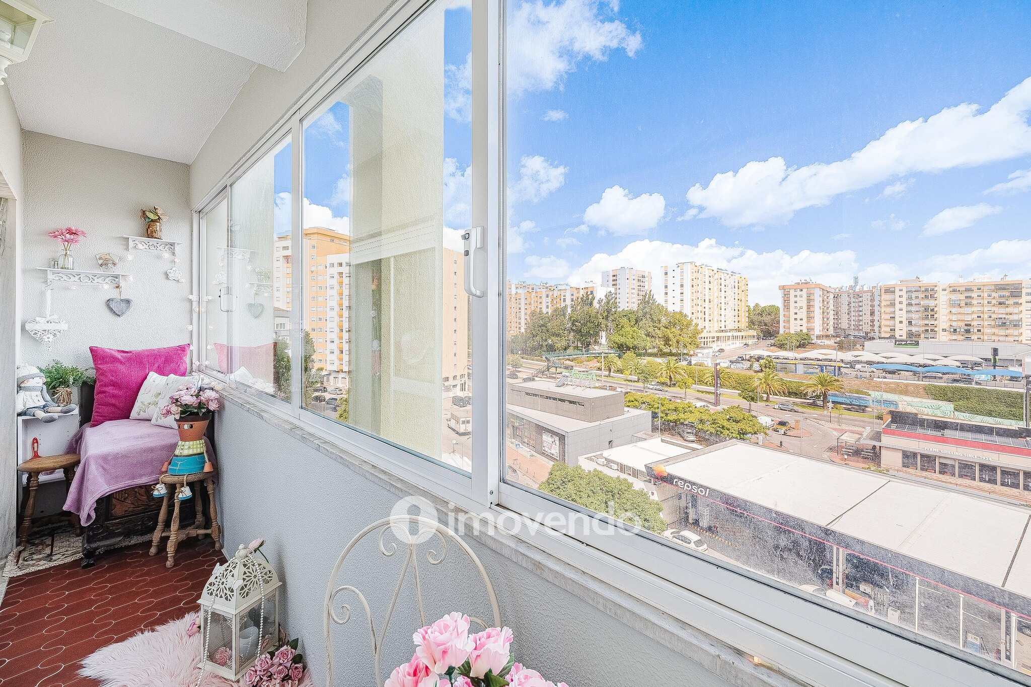 Apartamento T3, com áreas amplas, em Setúbal