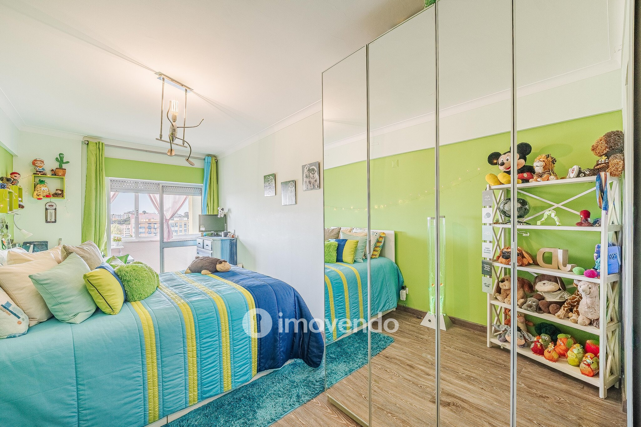 Apartamento T3, com áreas amplas, em Setúbal