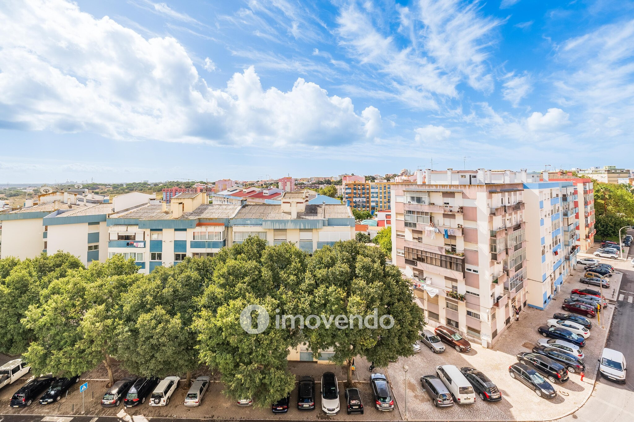 Apartamento T3, com áreas amplas, em Setúbal