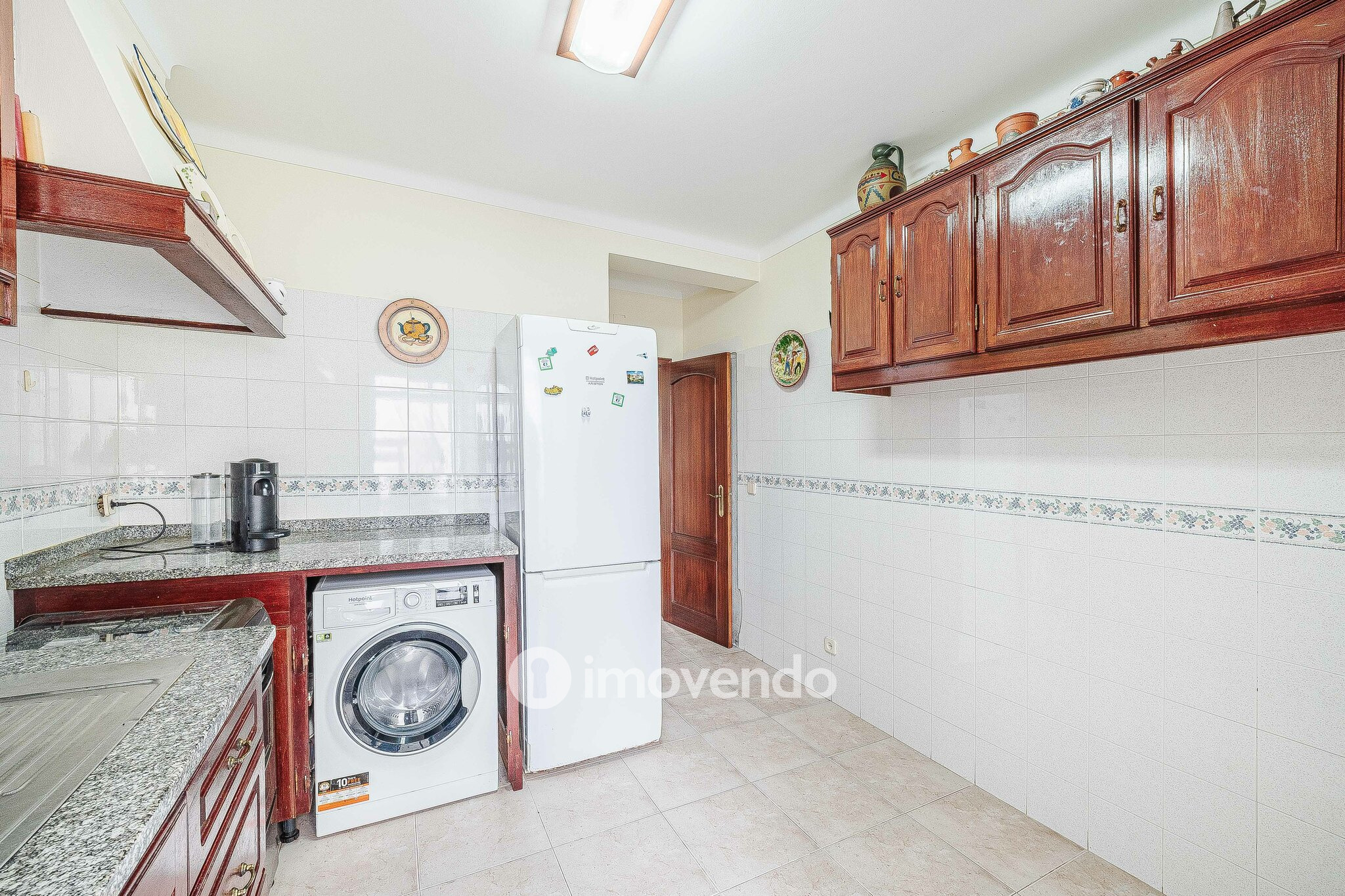 Apartamento T2 com áreas amplas e arrecadação, em Almeirim