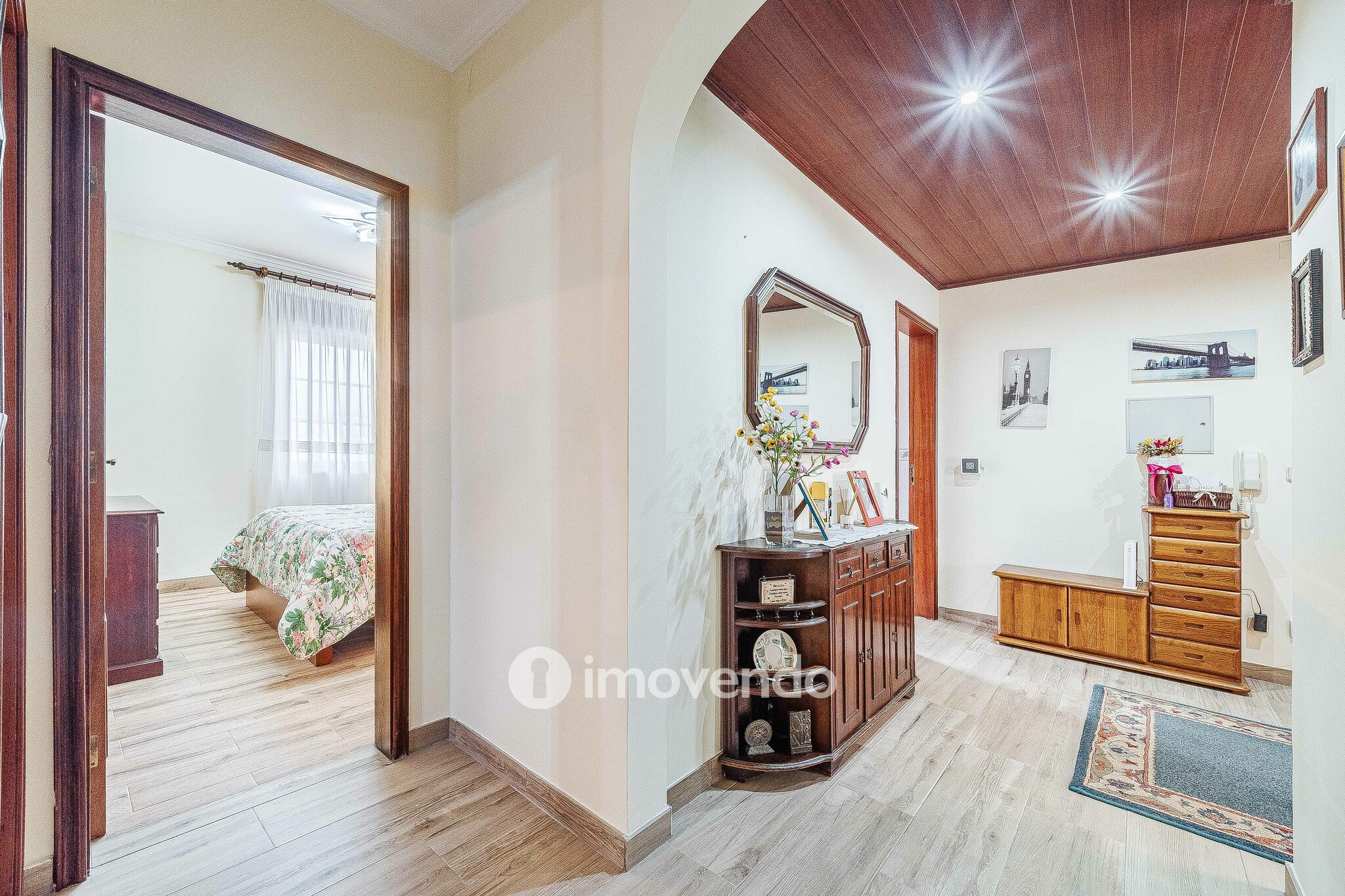 Apartamento T2 com áreas amplas e arrecadação, em Almeirim