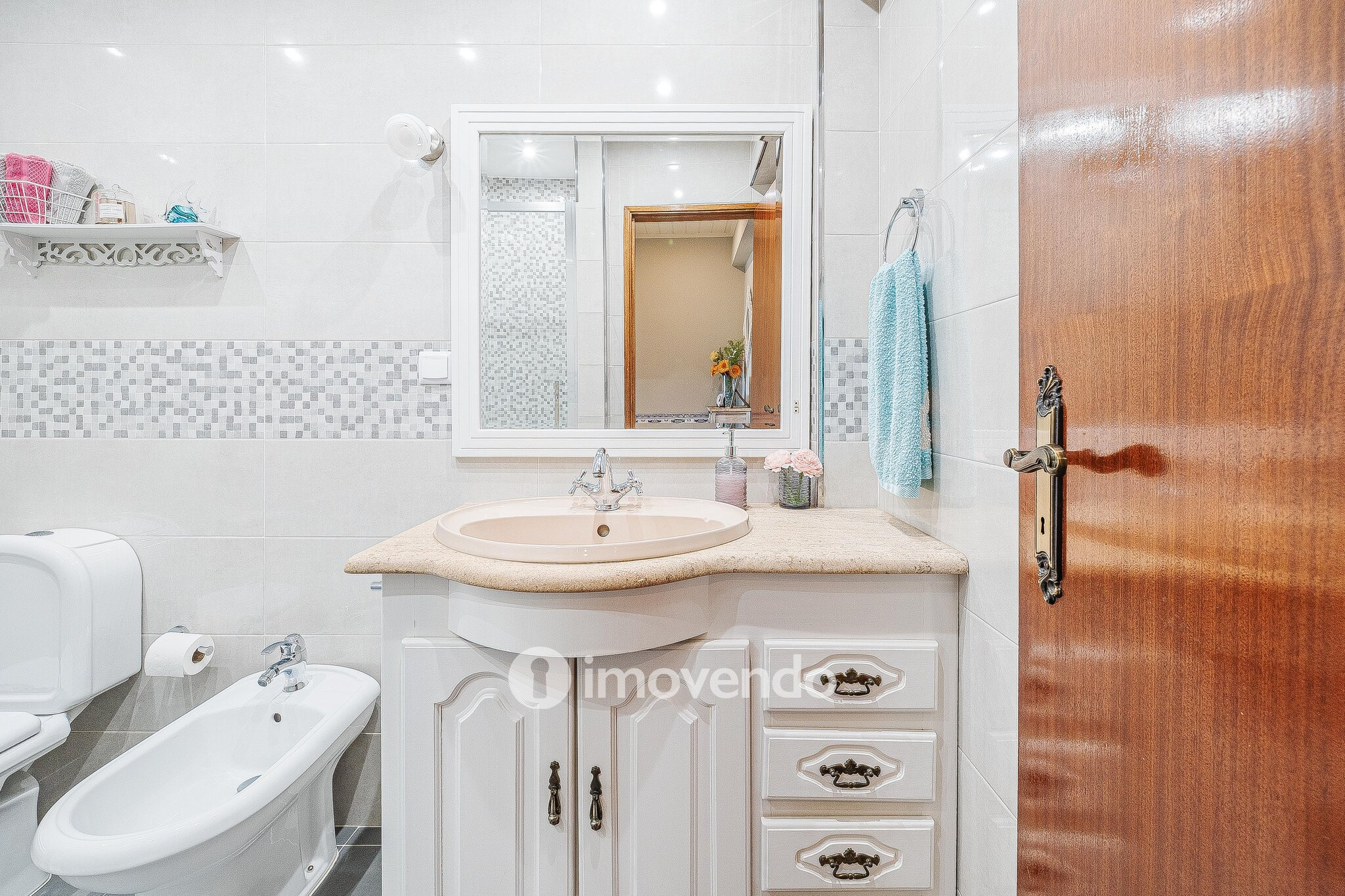 Apartamento T3, com áreas amplas, em Setúbal